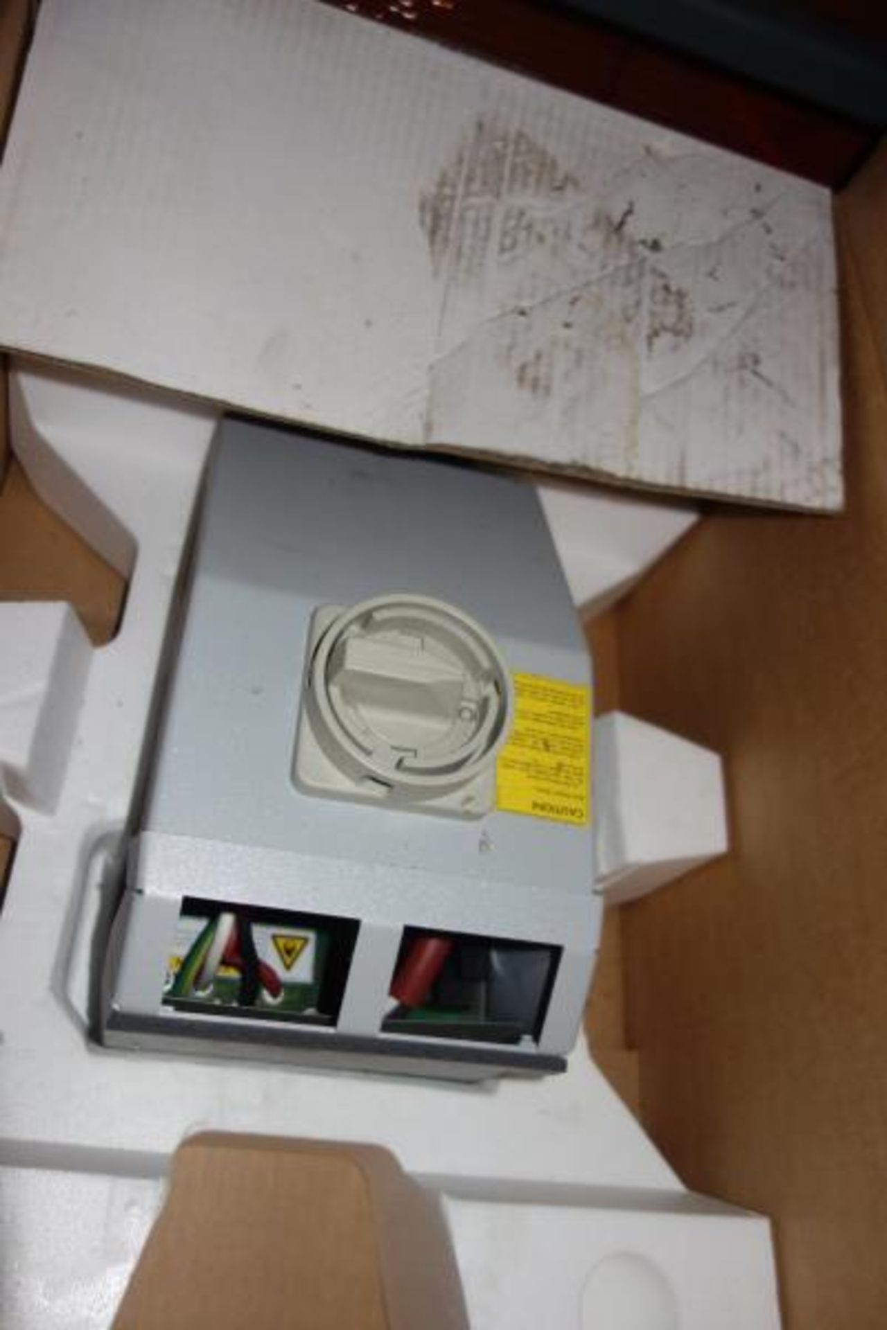 Pallet of SunPower / Schuco DC Disconnect Switch, PN: Dc-Disconnect-21-K9A & SPR-DC-DISC-M-US - Image 4 of 9