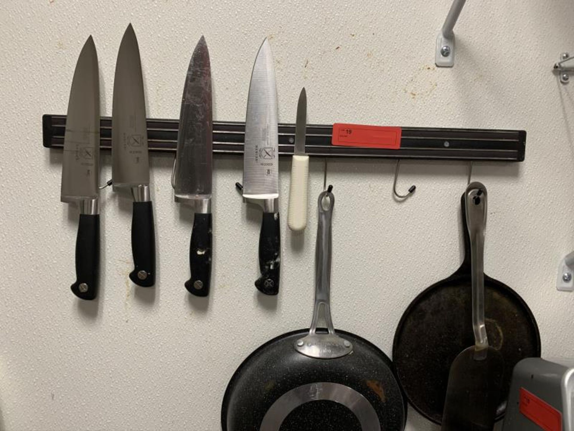 Magnetic Wall Mounted Knife Rack w/ (4) Mercer M20608 Knives