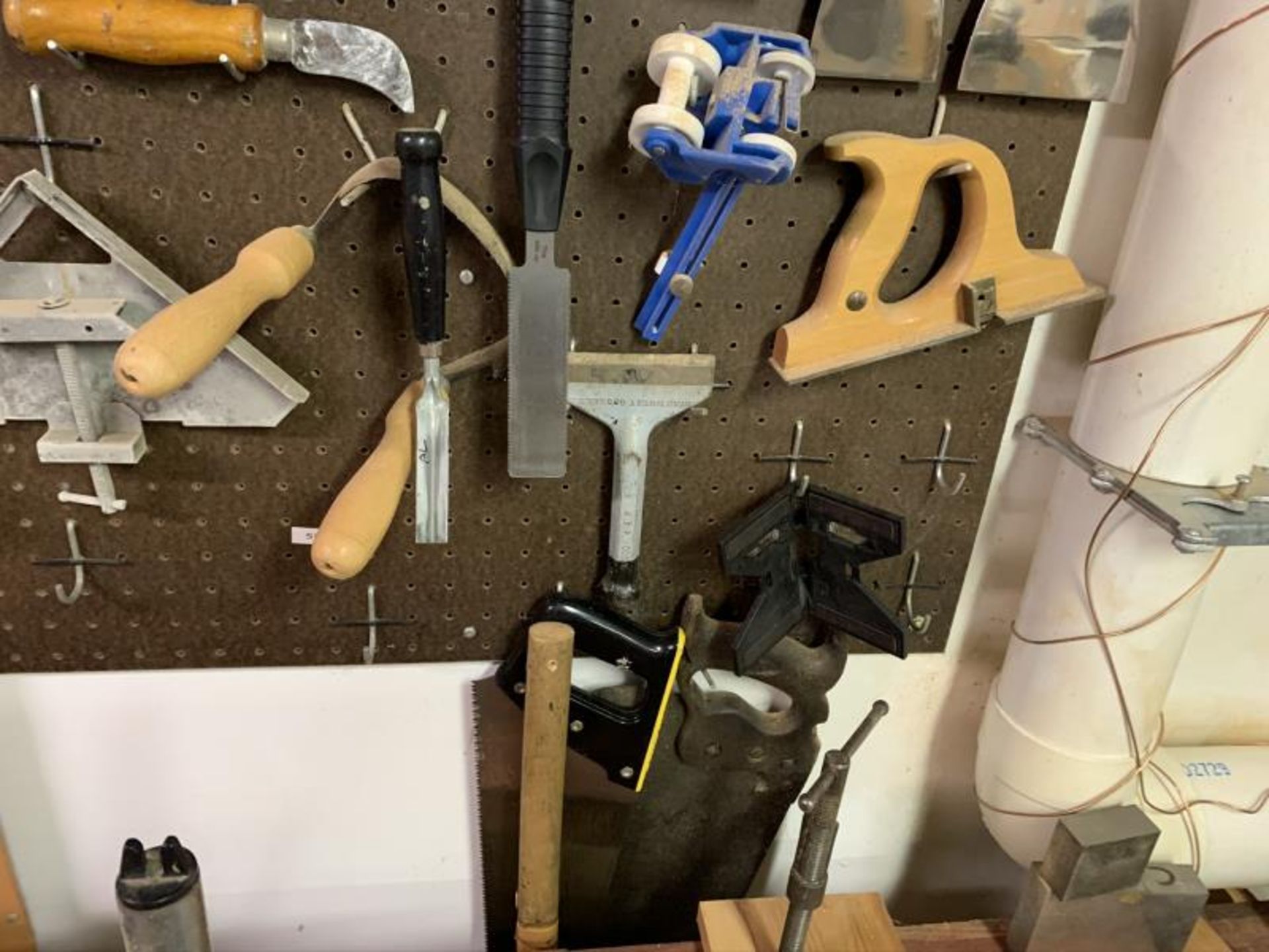 Contents of Peg Wall- Saws, Mitre, putty Knives, Chisels, Wood Scrapers - Image 6 of 7