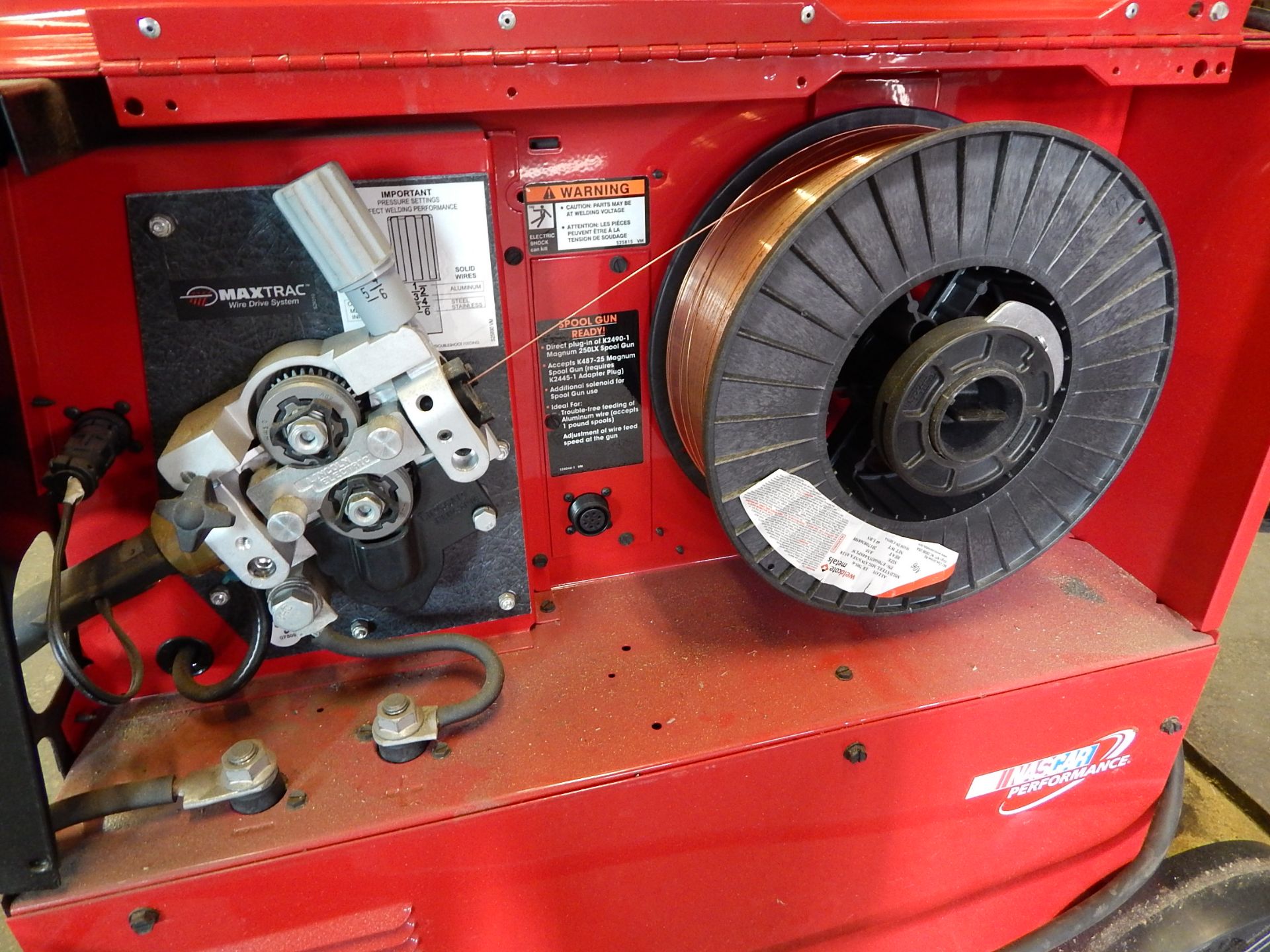 Lincoln 255XT Mig Welder, s/n U11010008602, 230/1/60, with Mig Gun, Regulator, and Welding Helmet - Image 7 of 11