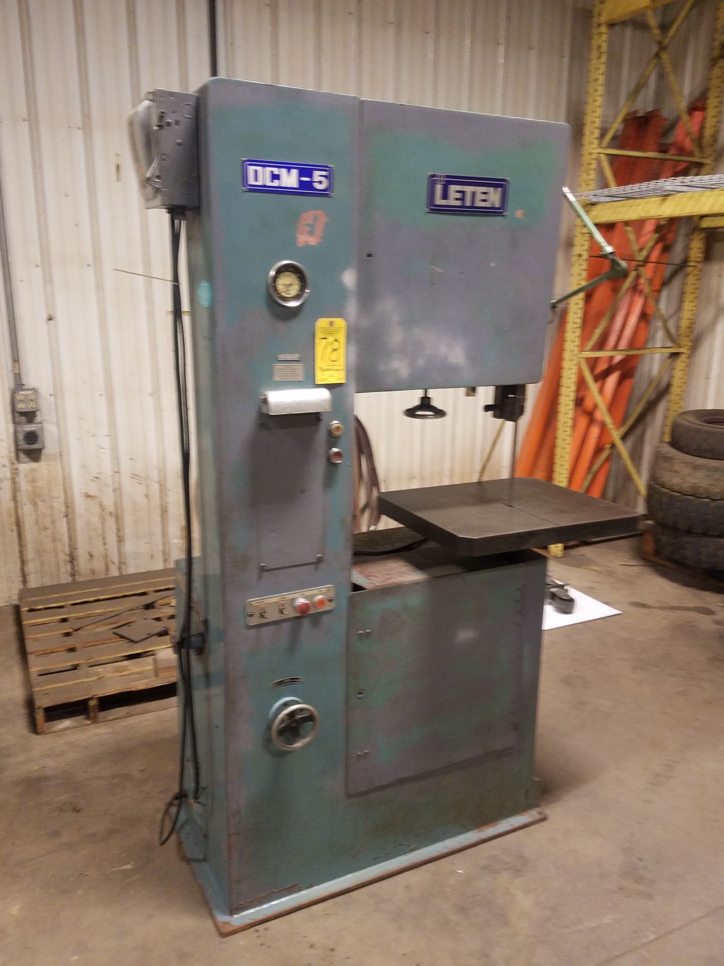 Leten Model DCM-5 Vertical Band Saw, 20 Inch Capacity, Loading Fee $50.00