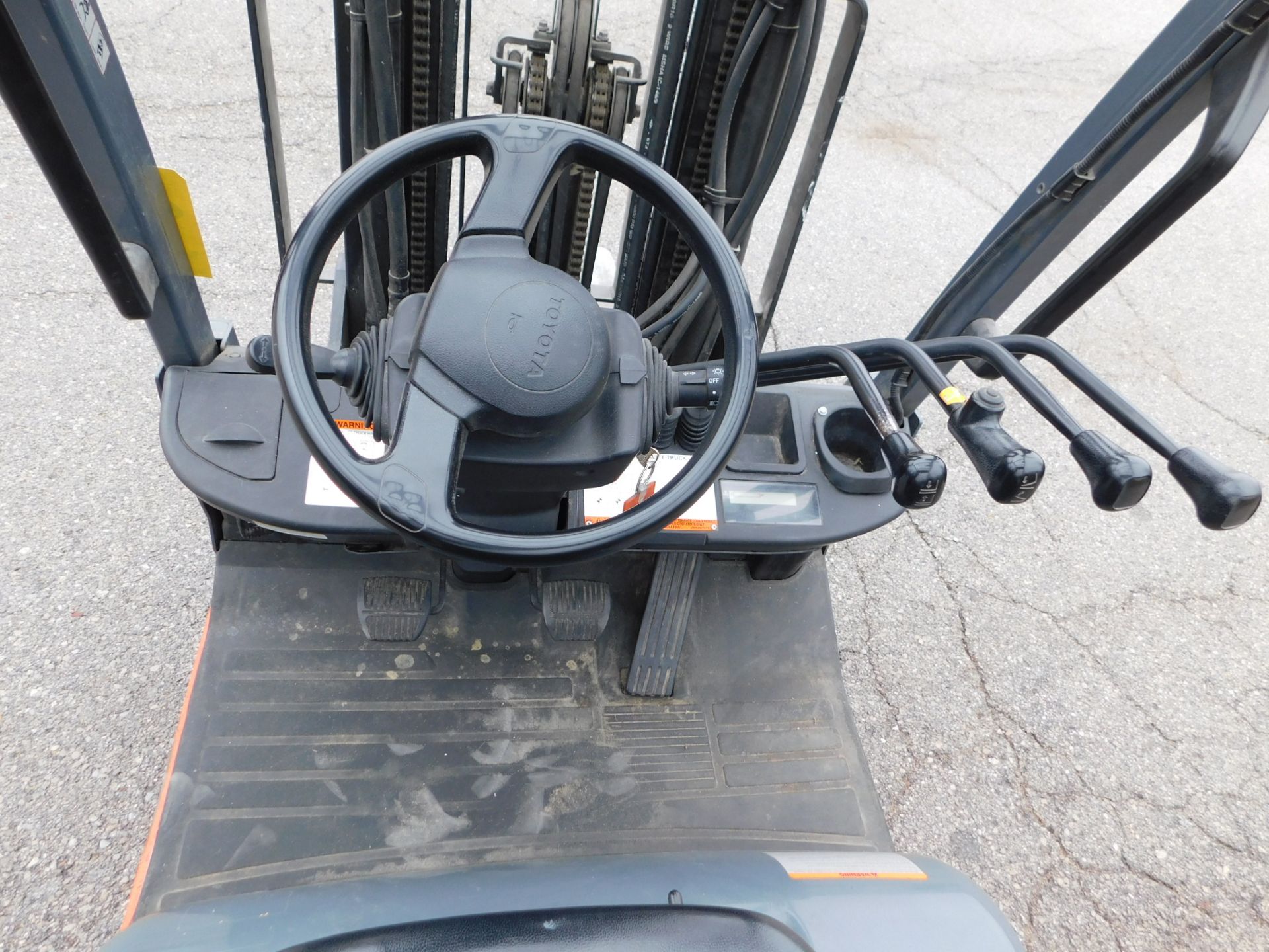 Toyota Model 8FGCU15 Forklift, SN 11819, 2,700 lb. Capacity, LP, Hard Tires, 3-Stage Mast, Side - Image 11 of 19