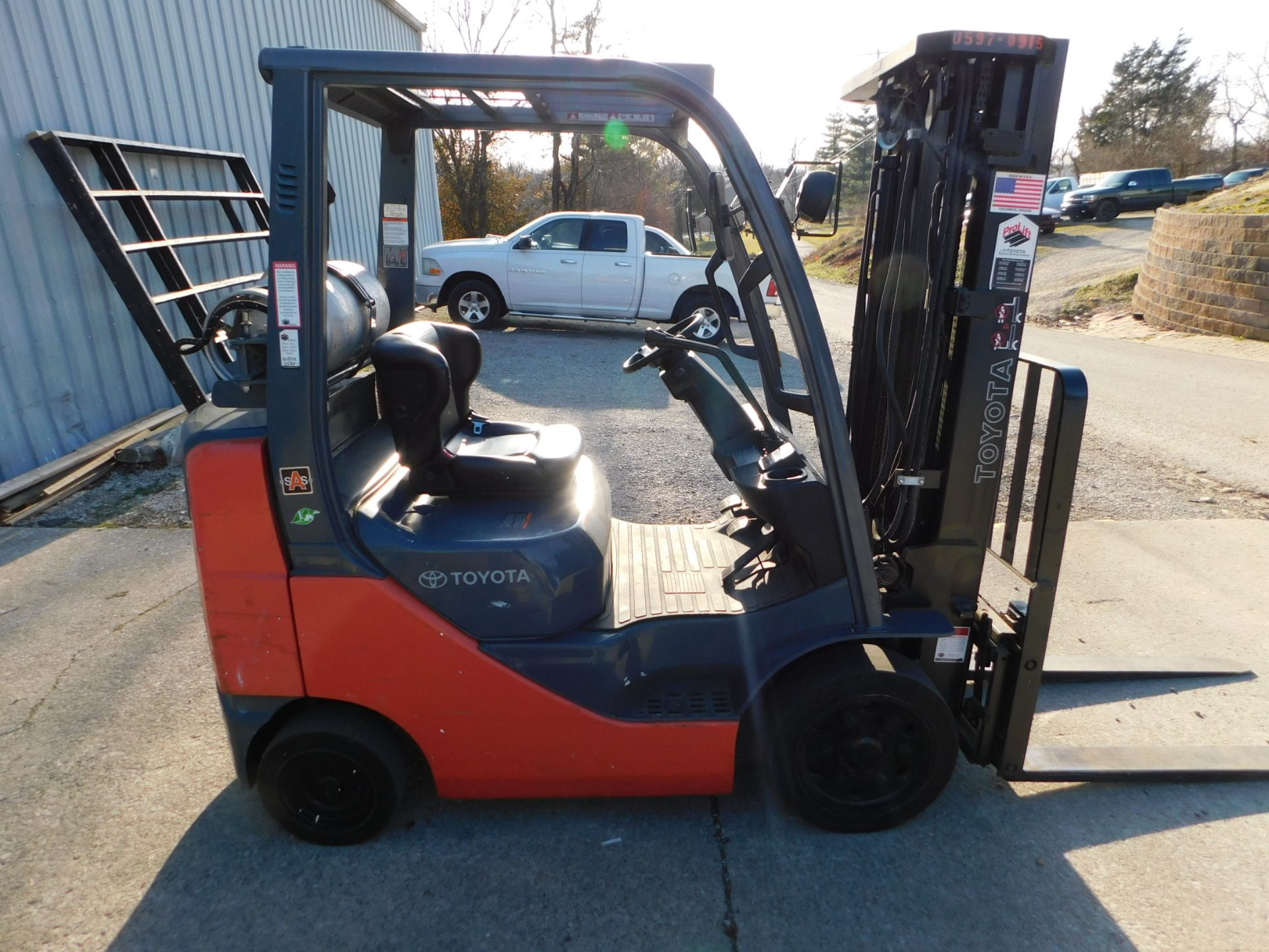 Toyota Model 8FGCU25 Forklift SN 36512, 4,500 lb. Capacity, LP, Hard Tire, 3-Stage Mast, Side Shift, - Image 5 of 23