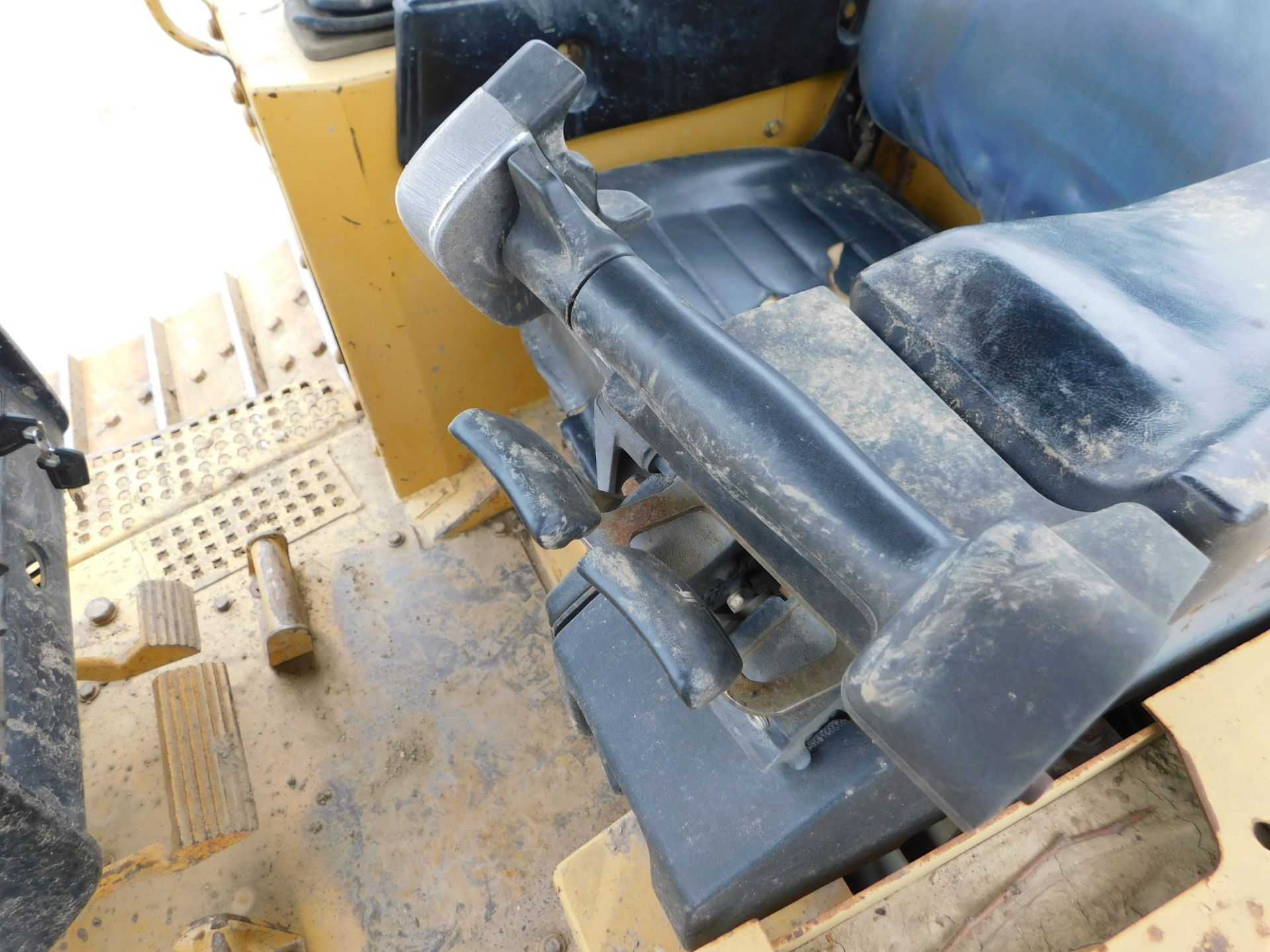 1997 Caterpillar Model D6MXL Crawler Dozer, OROPS 10' Blade, 12,613 hours,SN 3WN00774, (NOTE: Engine - Image 24 of 26