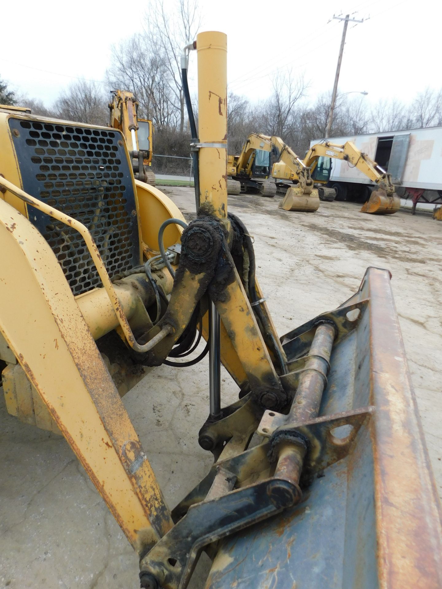 2000 John Deere Model 410E Backhoe, Turbo 4 x 4, Enclosed Cab, 7'6" Loader Bucket, 24" Backhoe - Image 16 of 24