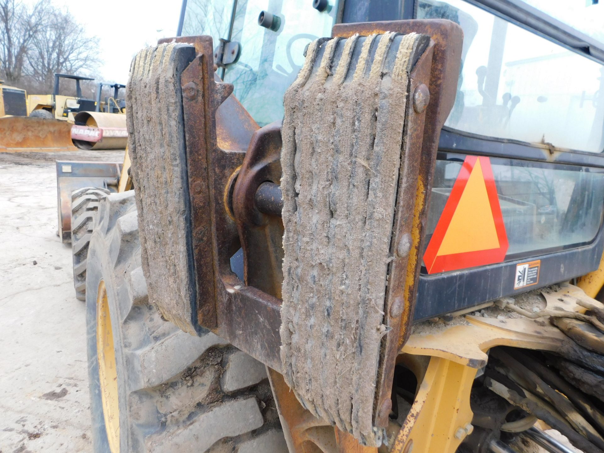 2000 John Deere Model 410E Backhoe, Turbo 4 x 4, Enclosed Cab, 7'6" Loader Bucket, 24" Backhoe - Image 8 of 24