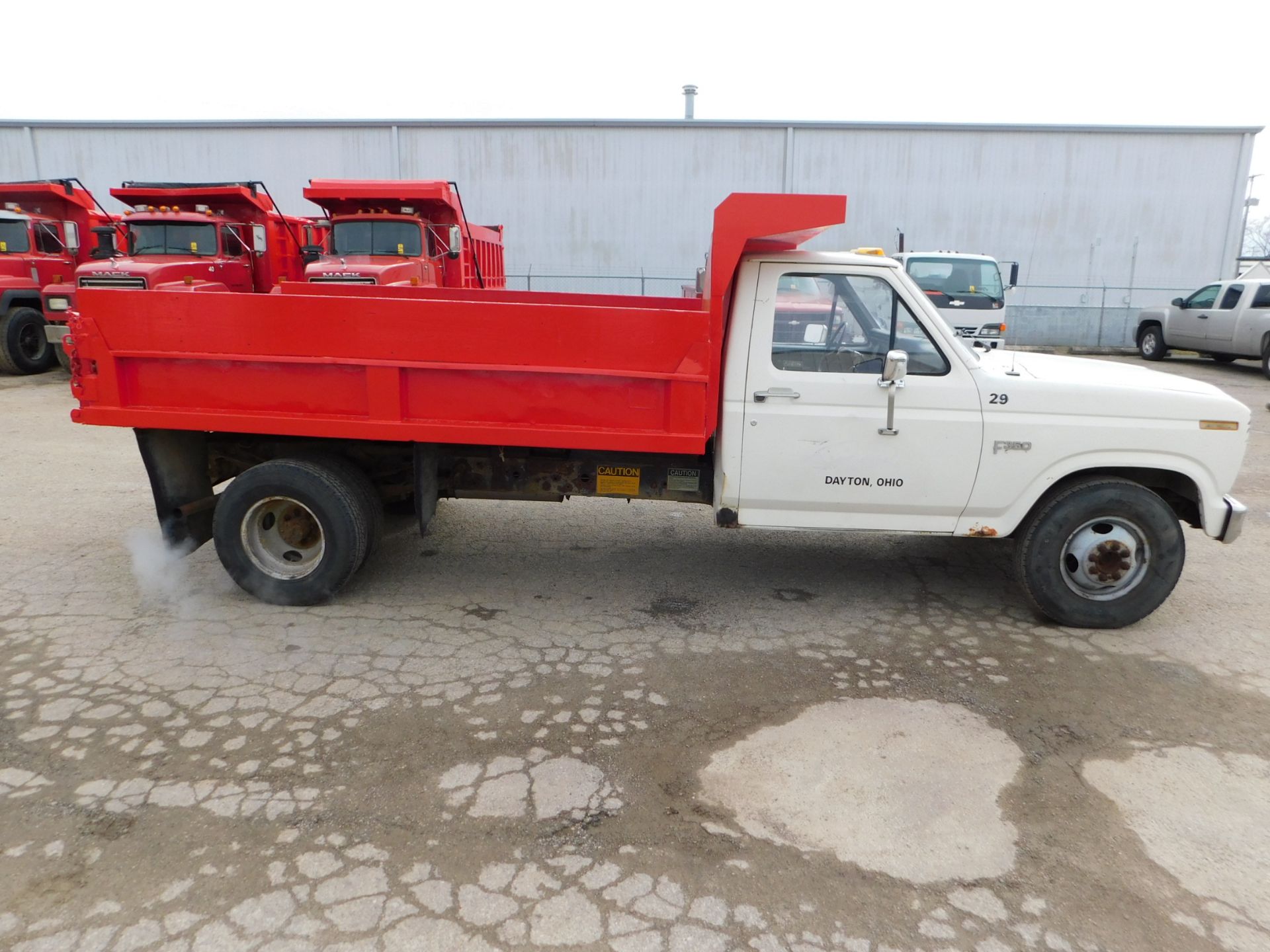 1986 Ford F-350 Single Axle Dump, Gas, 4-Speed Manual Transmission, PTO, 10' Steel Dump Bed, 81, - Image 4 of 18