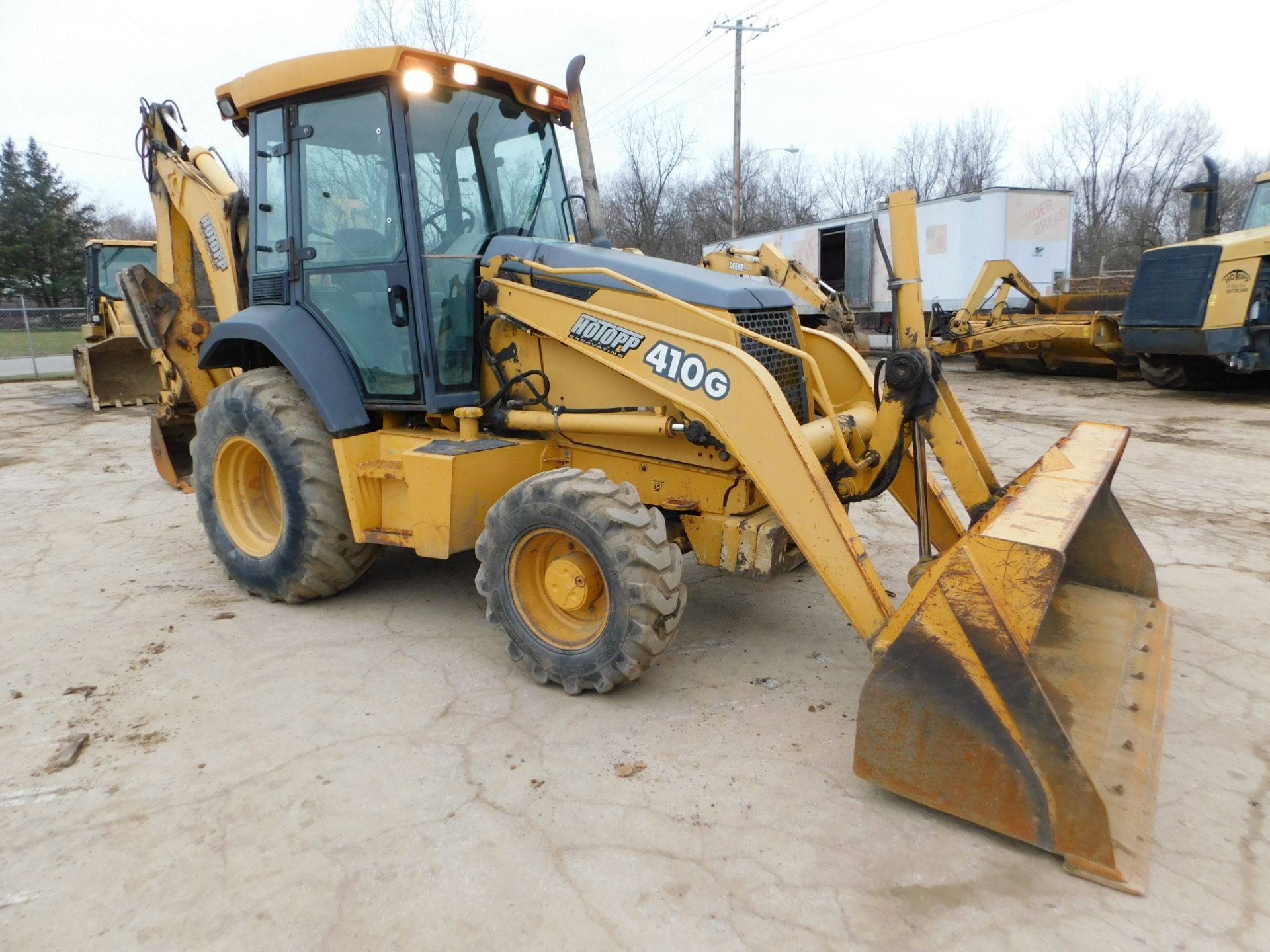 2004 John Deere Model 410G Backhoe, Enclosed Cab, 4 WD, 7'6" Loader Bucket, 18" Backhoe Bucket, - Image 3 of 27