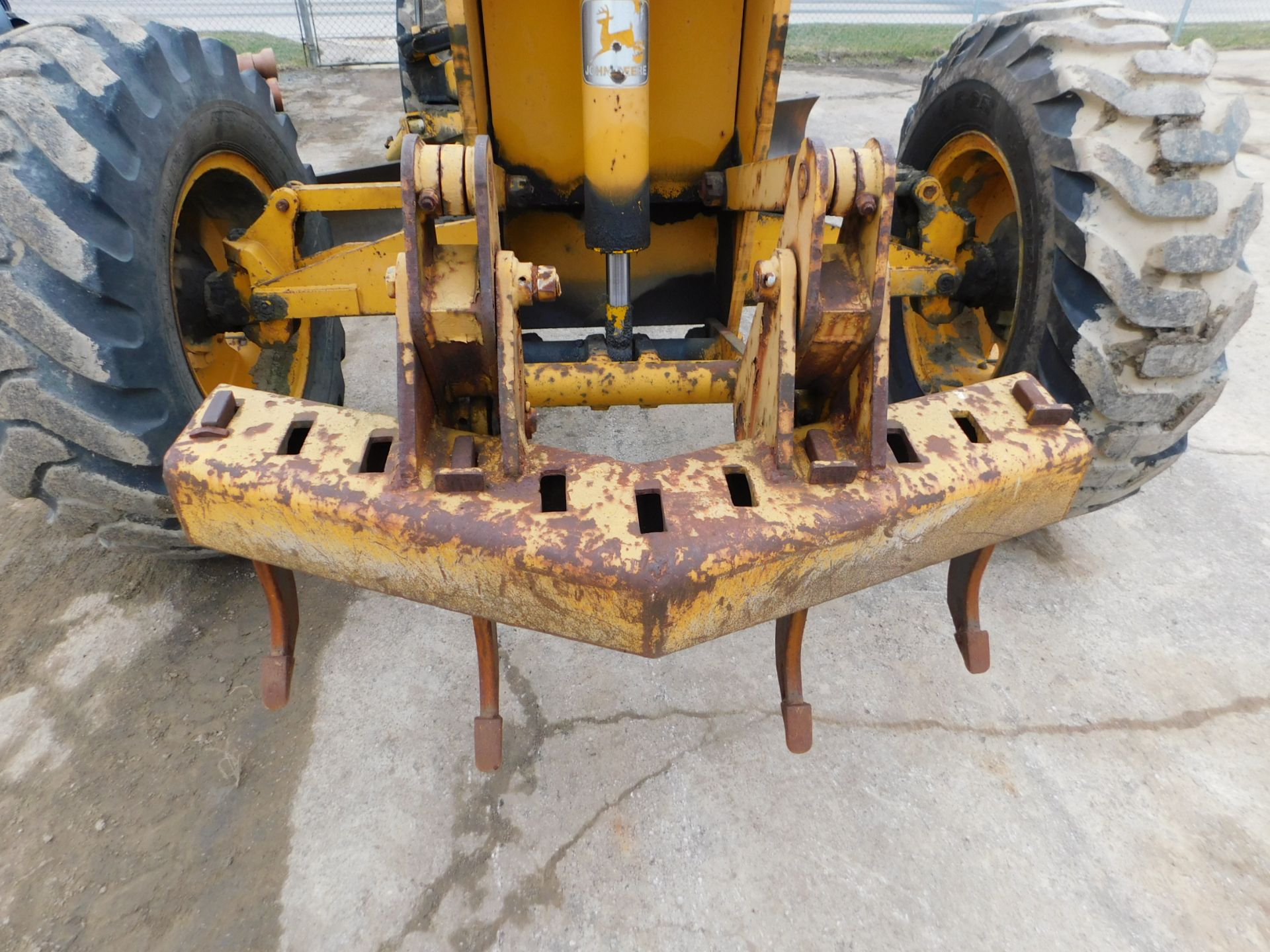 1970 John Deere Model JD570 Motor Grader, Enclosed Cab, 12' Blade, 4' Front Mounted Ripper, hours, - Image 17 of 26