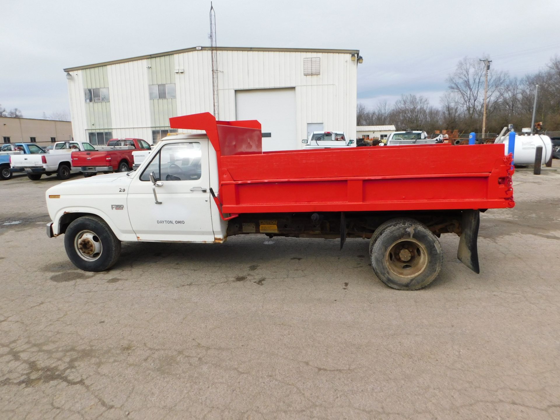 1986 Ford F-350 Single Axle Dump, Gas, 4-Speed Manual Transmission, PTO, 10' Steel Dump Bed, 81, - Image 8 of 18
