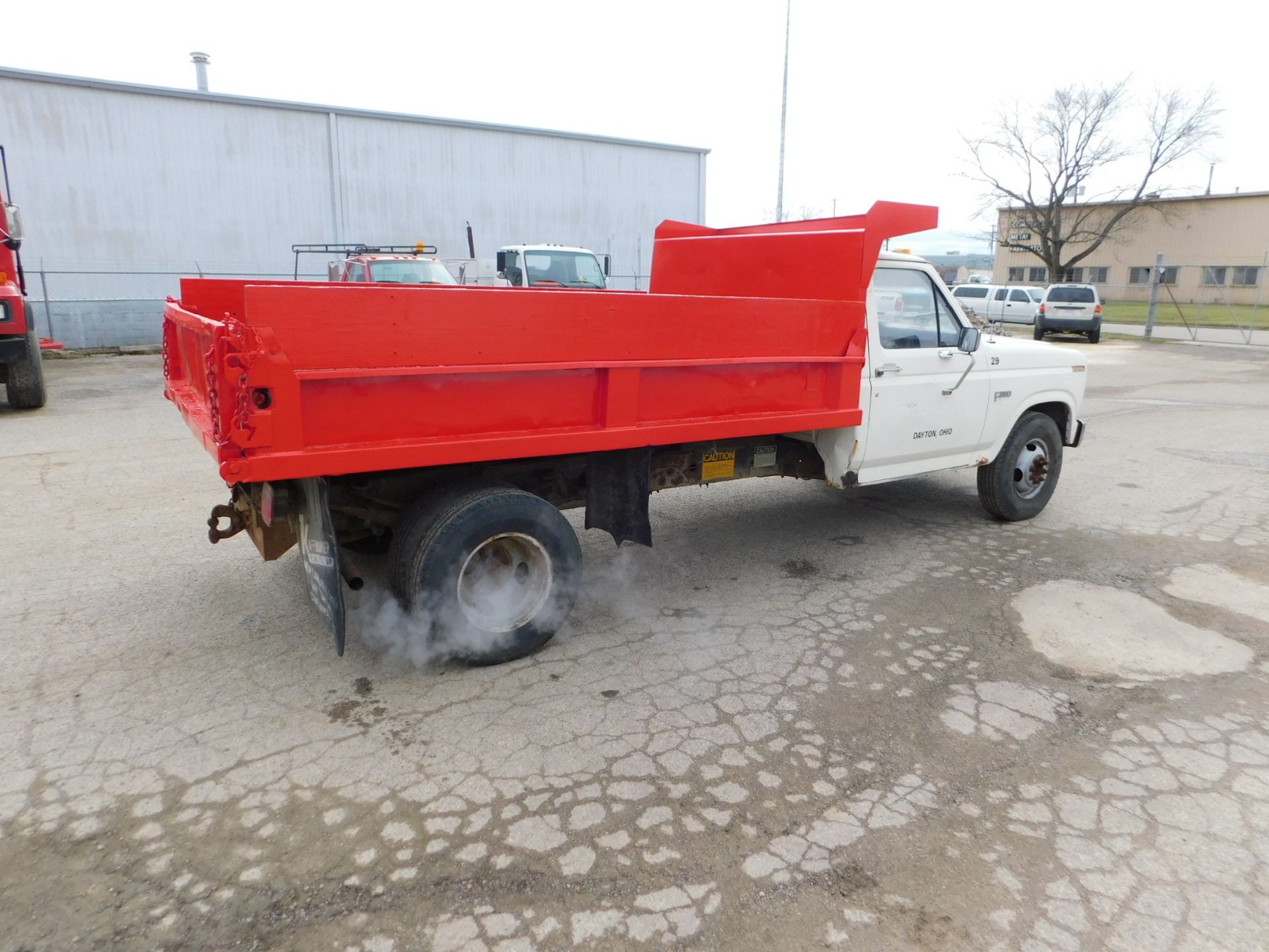 1986 Ford F-350 Single Axle Dump, Gas, 4-Speed Manual Transmission, PTO, 10' Steel Dump Bed, 81, - Image 5 of 18