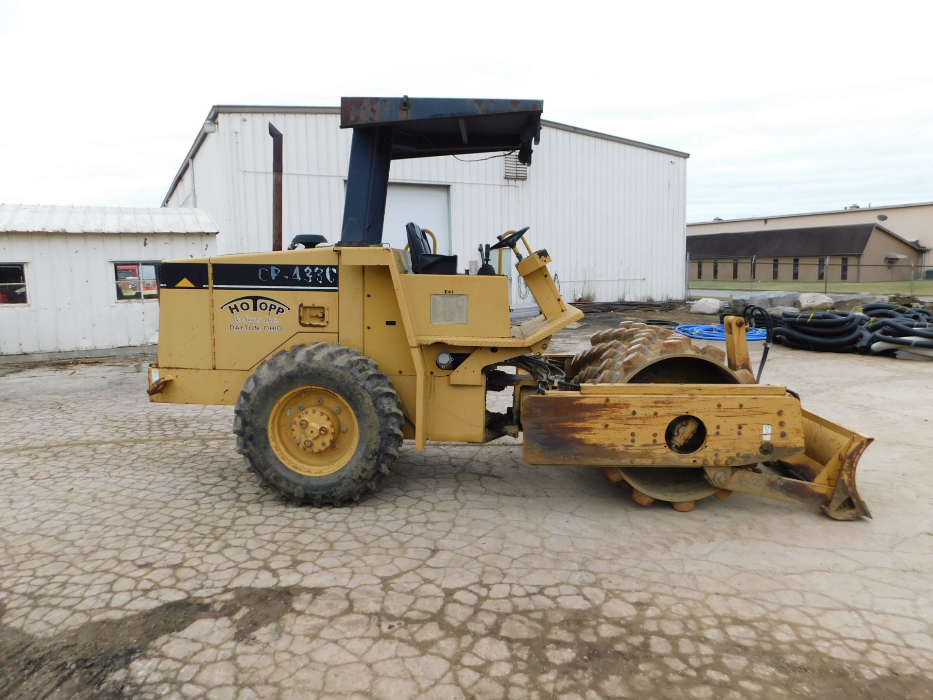 1996 Caterpillar Model CP433C Padfoot Compactor, Canopy, 5'6" Drum Width, 6'6" Blade, 2,575 hours, - Image 5 of 20