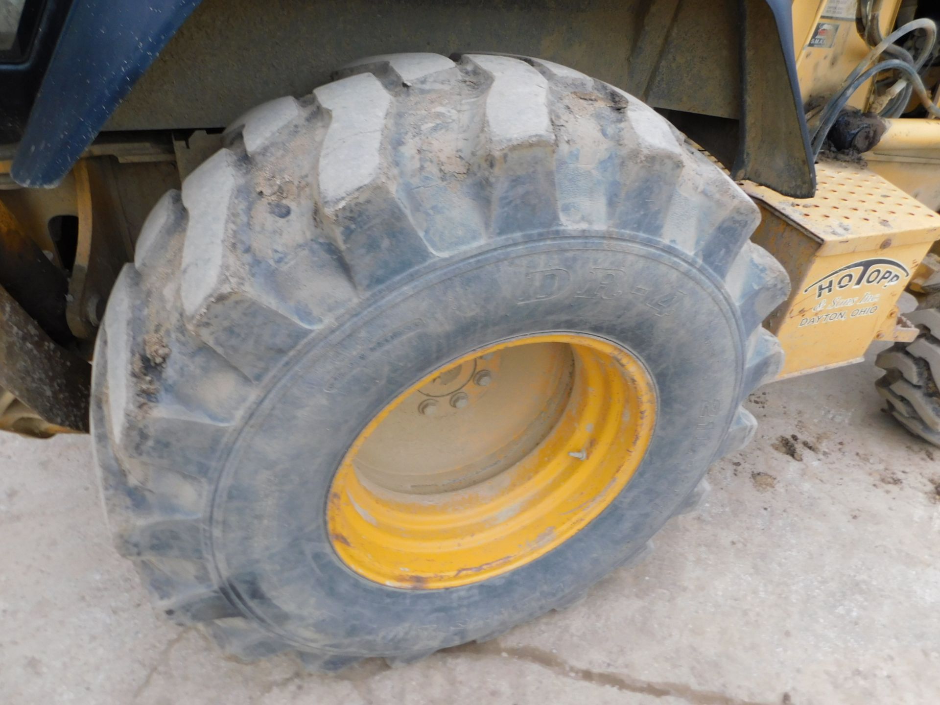 2000 John Deere Model 410E Backhoe, Turbo 4 x 4, Enclosed Cab, 7'6" Loader Bucket, 24" Backhoe - Image 10 of 24