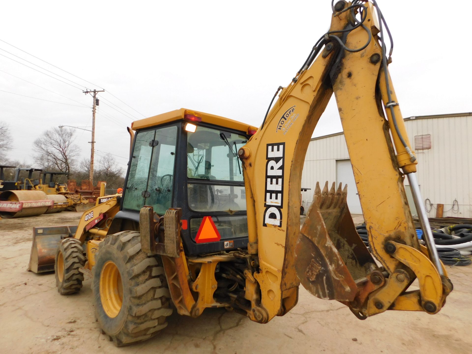 2000 John Deere Model 410E Backhoe, Turbo 4 x 4, Enclosed Cab, 7'6" Loader Bucket, 24" Backhoe - Image 5 of 24