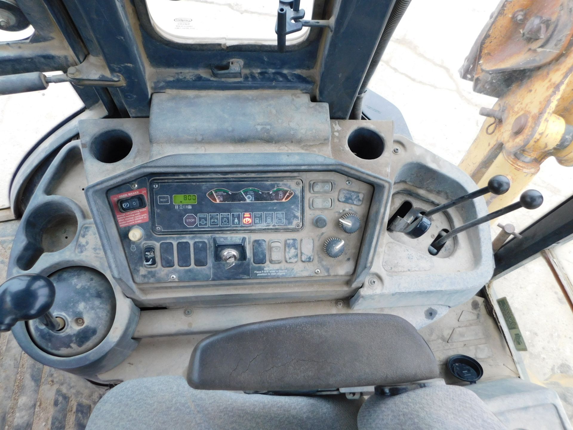 2004 John Deere Model 410G Backhoe, Enclosed Cab, 4 WD, 7'6" Loader Bucket, 18" Backhoe Bucket, - Image 21 of 27