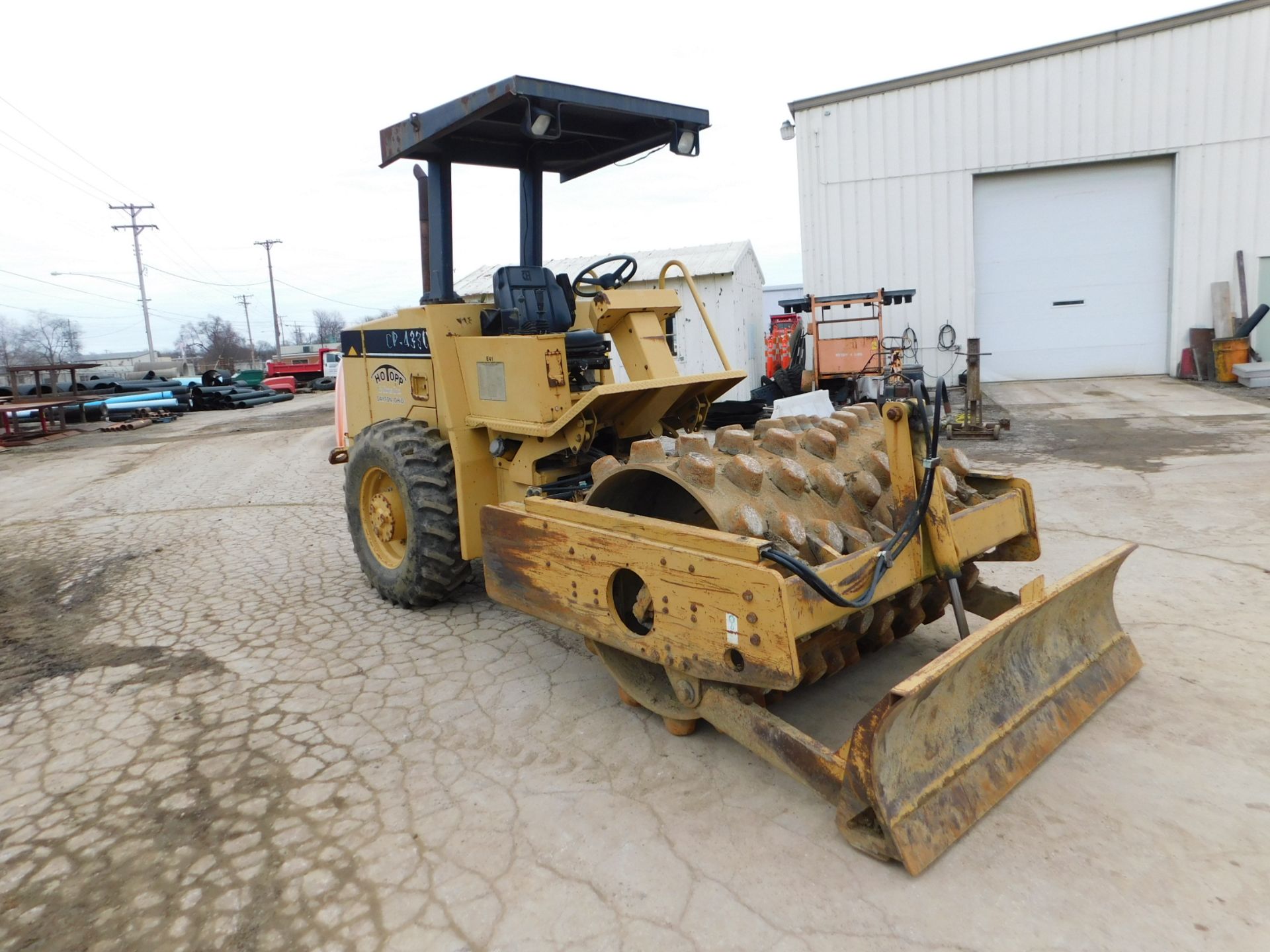 1996 Caterpillar Model CP433C Padfoot Compactor, Canopy, 5'6" Drum Width, 6'6" Blade, 2,575 hours, - Image 4 of 20