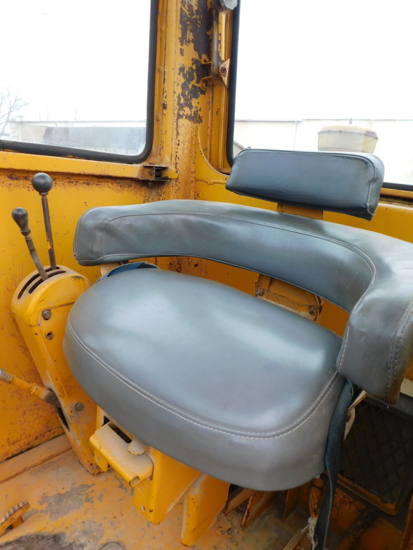 1970 John Deere Model JD570 Motor Grader, Enclosed Cab, 12' Blade, 4' Front Mounted Ripper, hours, - Image 22 of 26