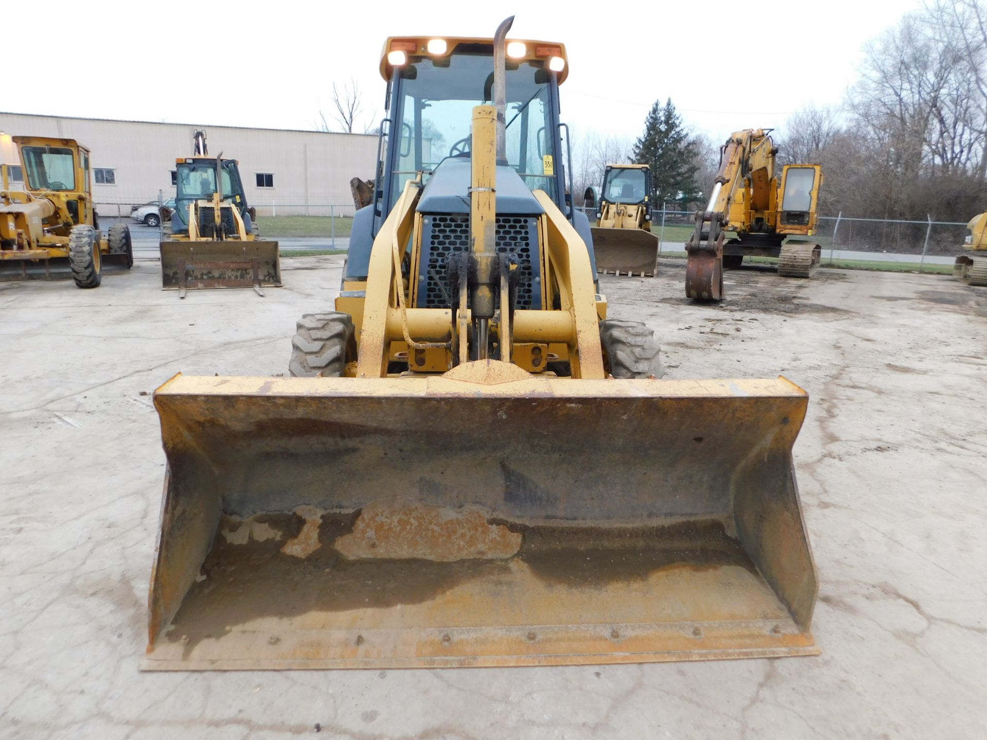 2004 John Deere Model 410G Backhoe, Enclosed Cab, 4 WD, 7'6" Loader Bucket, 18" Backhoe Bucket, - Image 2 of 27