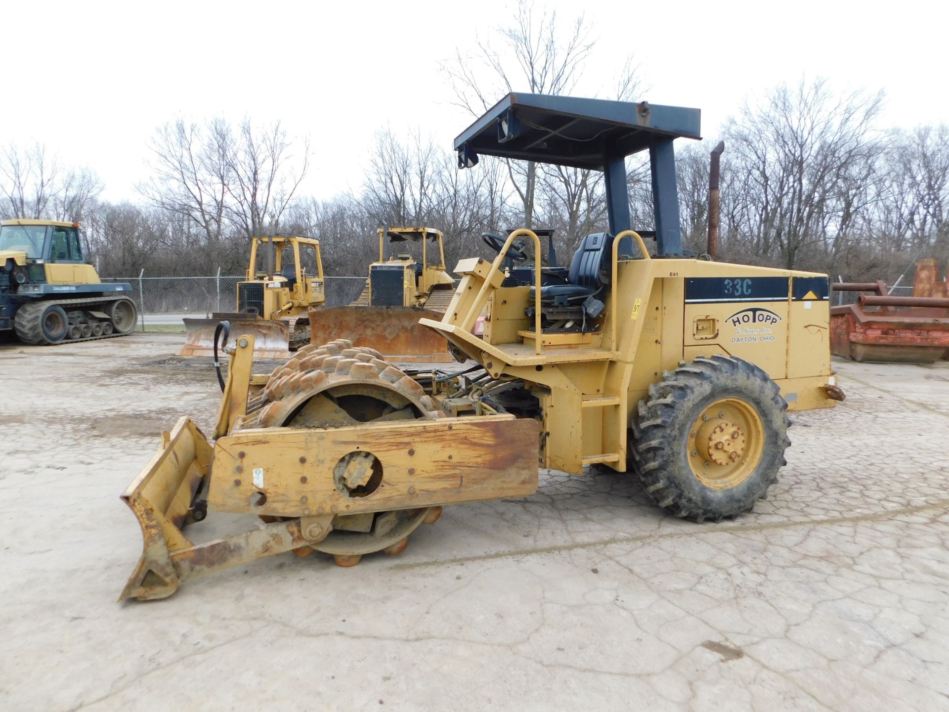 1996 Caterpillar Model CP433C Padfoot Compactor, Canopy, 5'6" Drum Width, 6'6" Blade, 2,575 hours, - Image 2 of 20