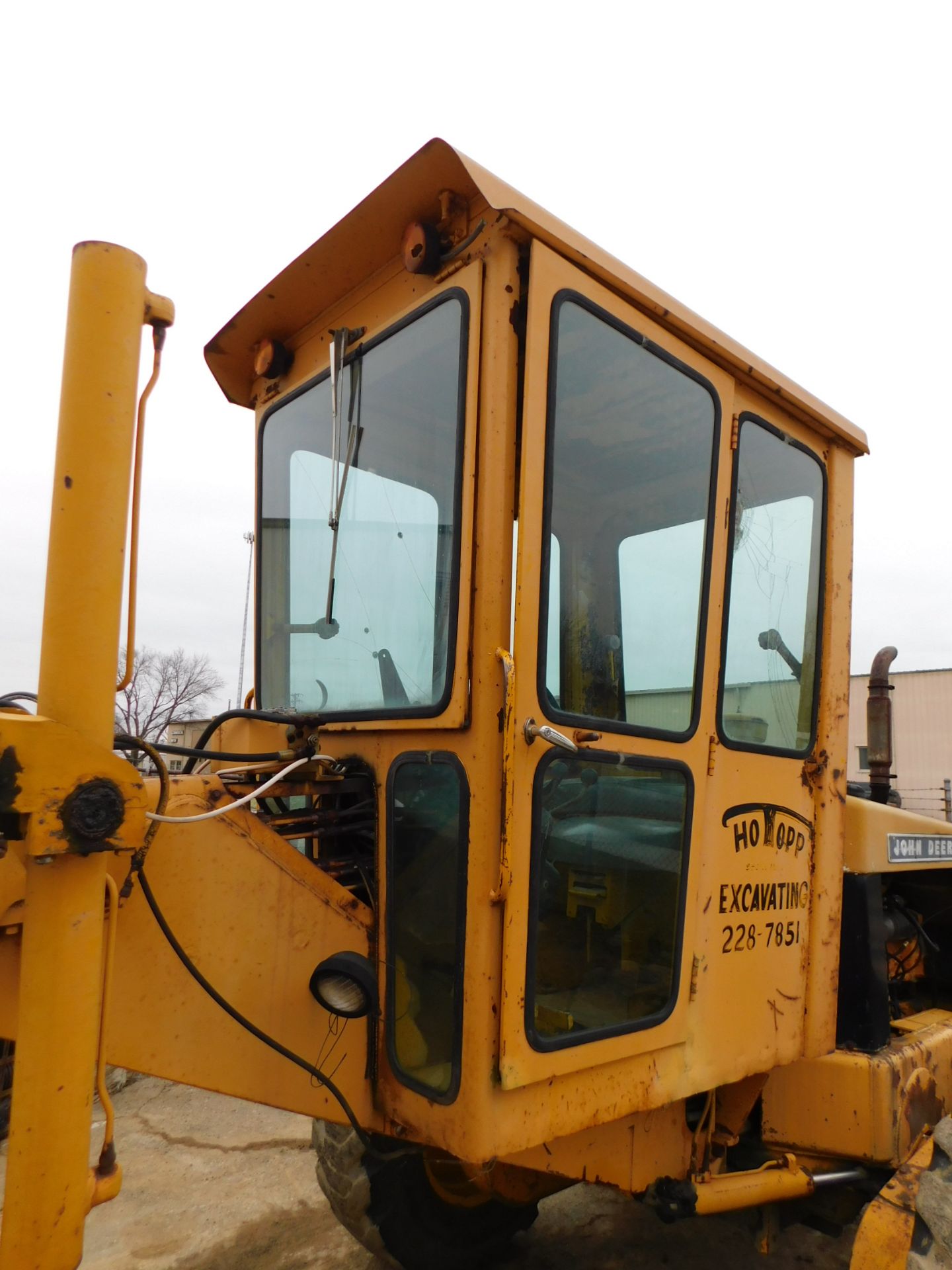 1970 John Deere Model JD570 Motor Grader, Enclosed Cab, 12' Blade, 4' Front Mounted Ripper, hours, - Image 16 of 26