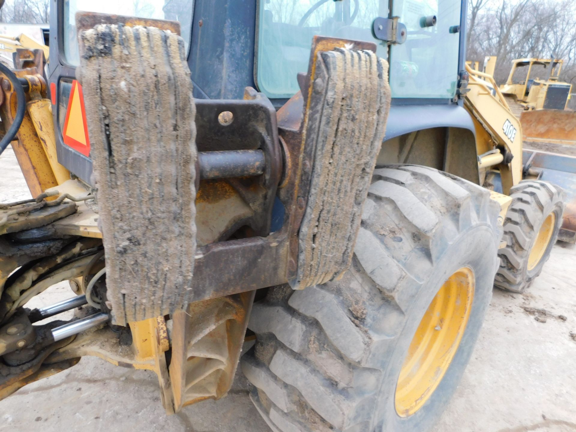 2000 John Deere Model 410E Backhoe, Turbo 4 x 4, Enclosed Cab, 7'6" Loader Bucket, 24" Backhoe - Image 9 of 24