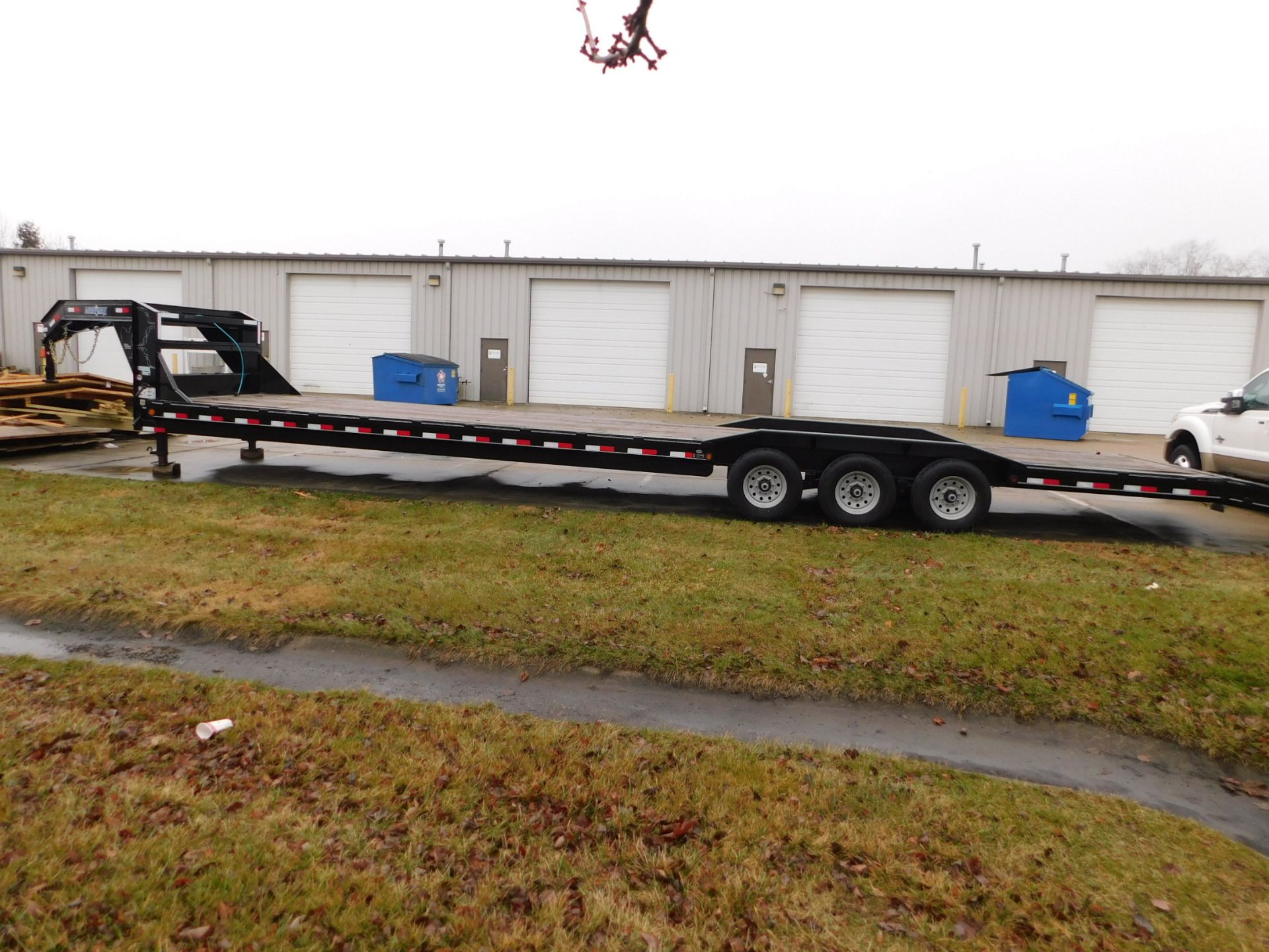 2017 Load Trail Load Max Tri-Axle Gooseneck Car Hauler Trailer, VIN 4ZEGC4036H1144225, 21,000 lb - Image 6 of 26