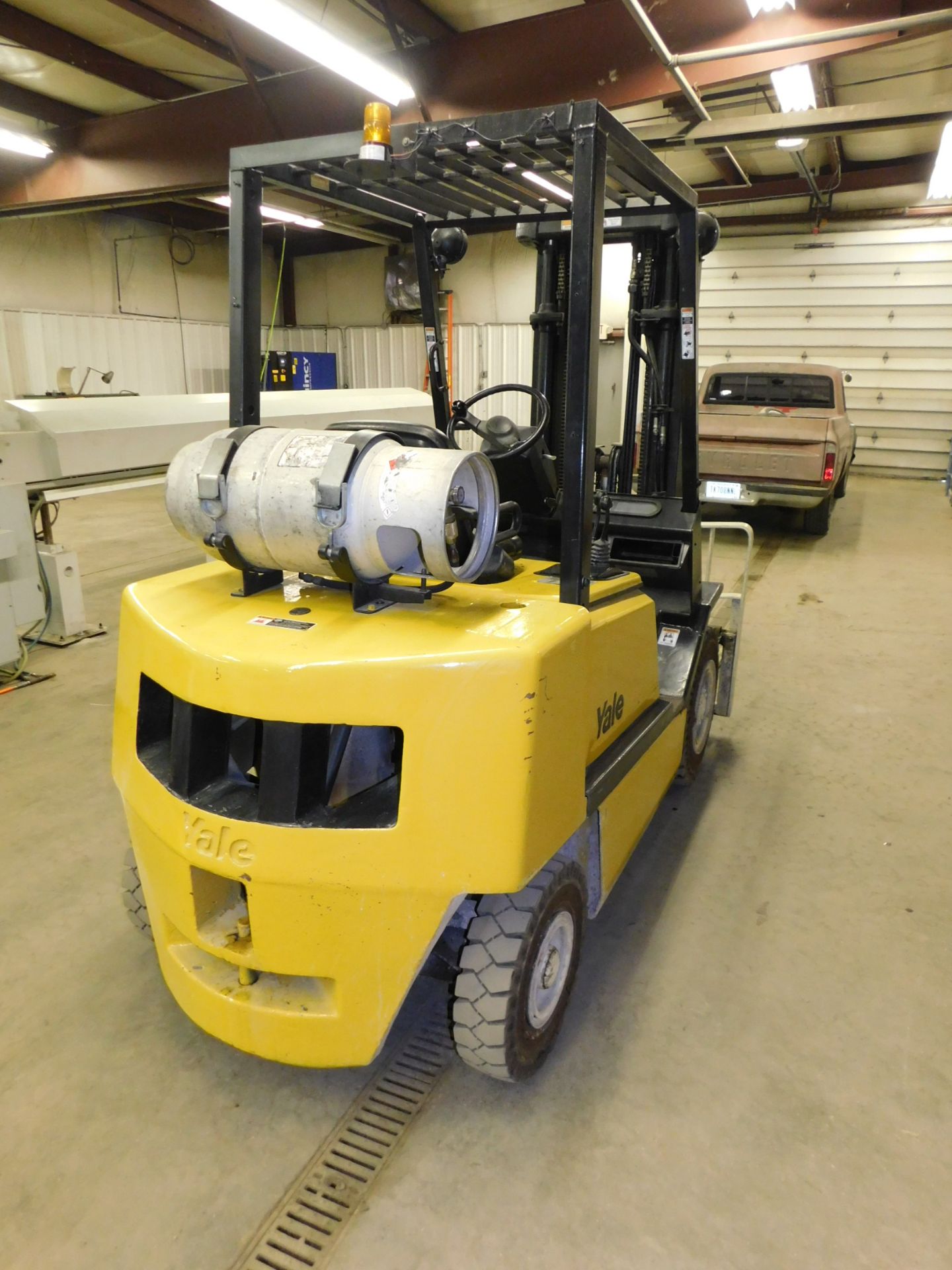 Yale Model GTP050JFNUAE086 Forklift, SN E177B18357U, 4,700 lb. Cap. LP, Solid Pneumatic Tires, 3- - Image 6 of 19