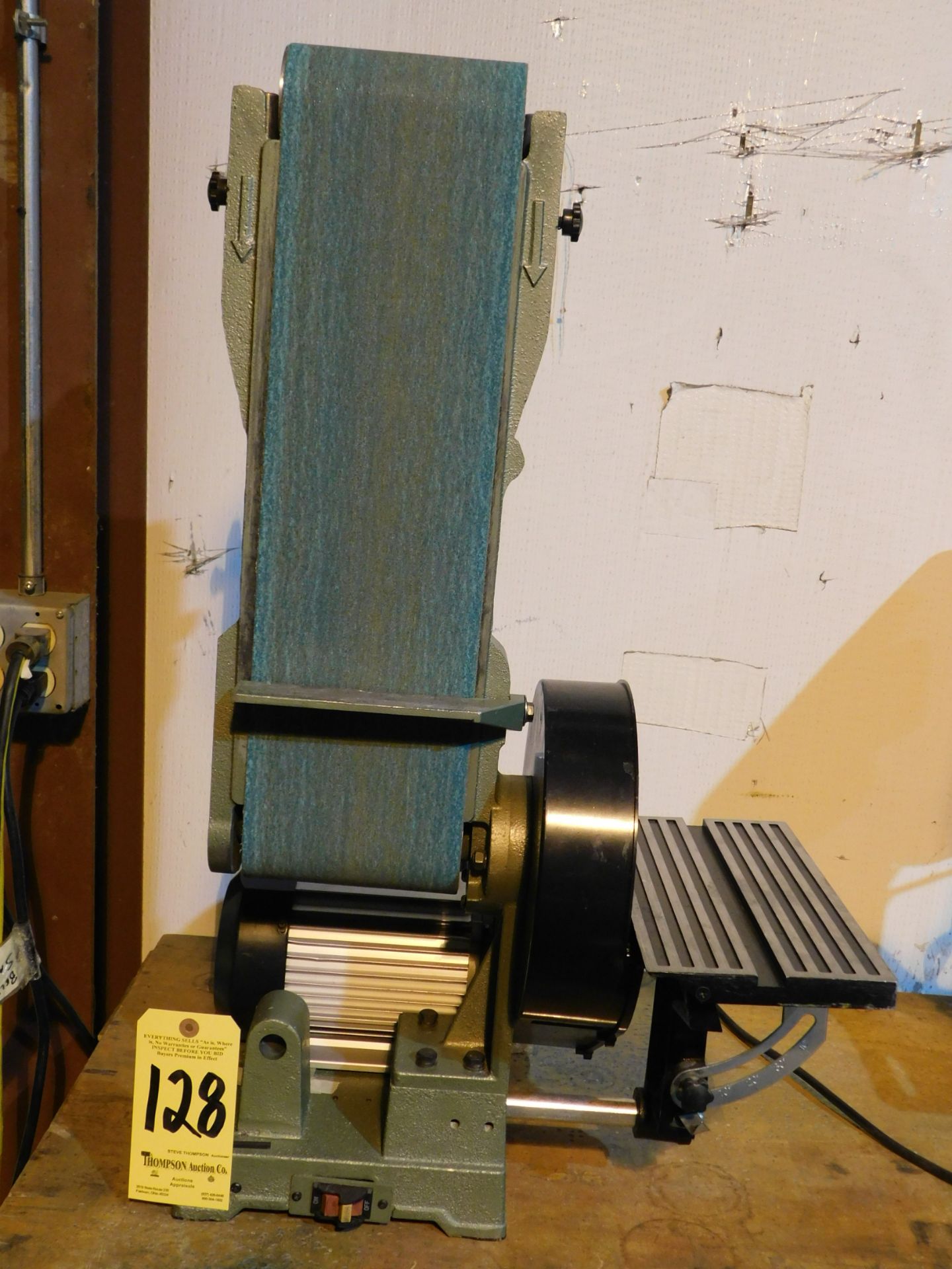 Central Machinery 6" Belt/9" Disc Sander, 115V, 1 phase, Lot Location 3204 Olympia Dr. A, Lafayette, - Image 2 of 5