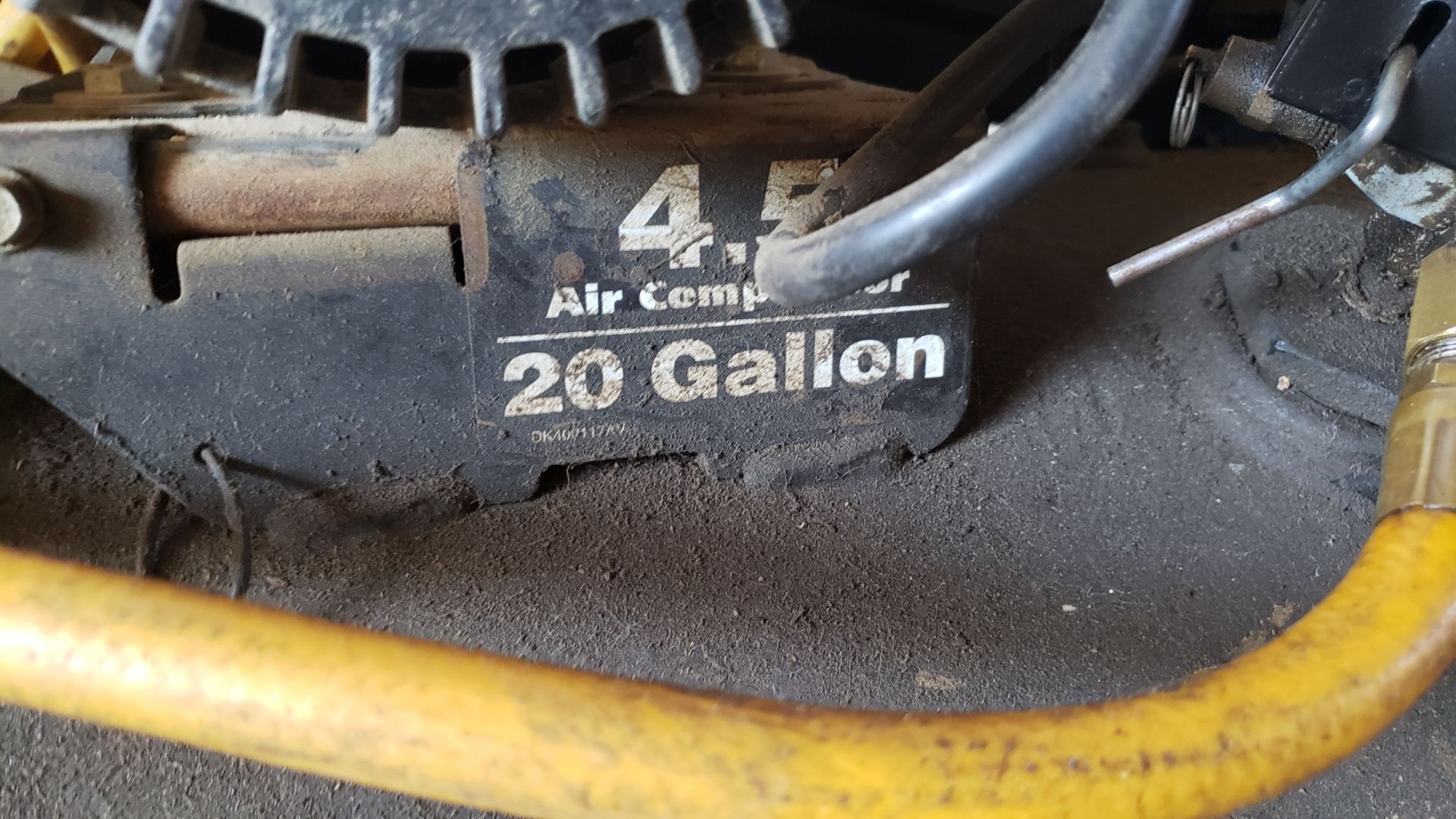20 Gallon Air Compressor, 4.5 HP, 110v - Image 2 of 2