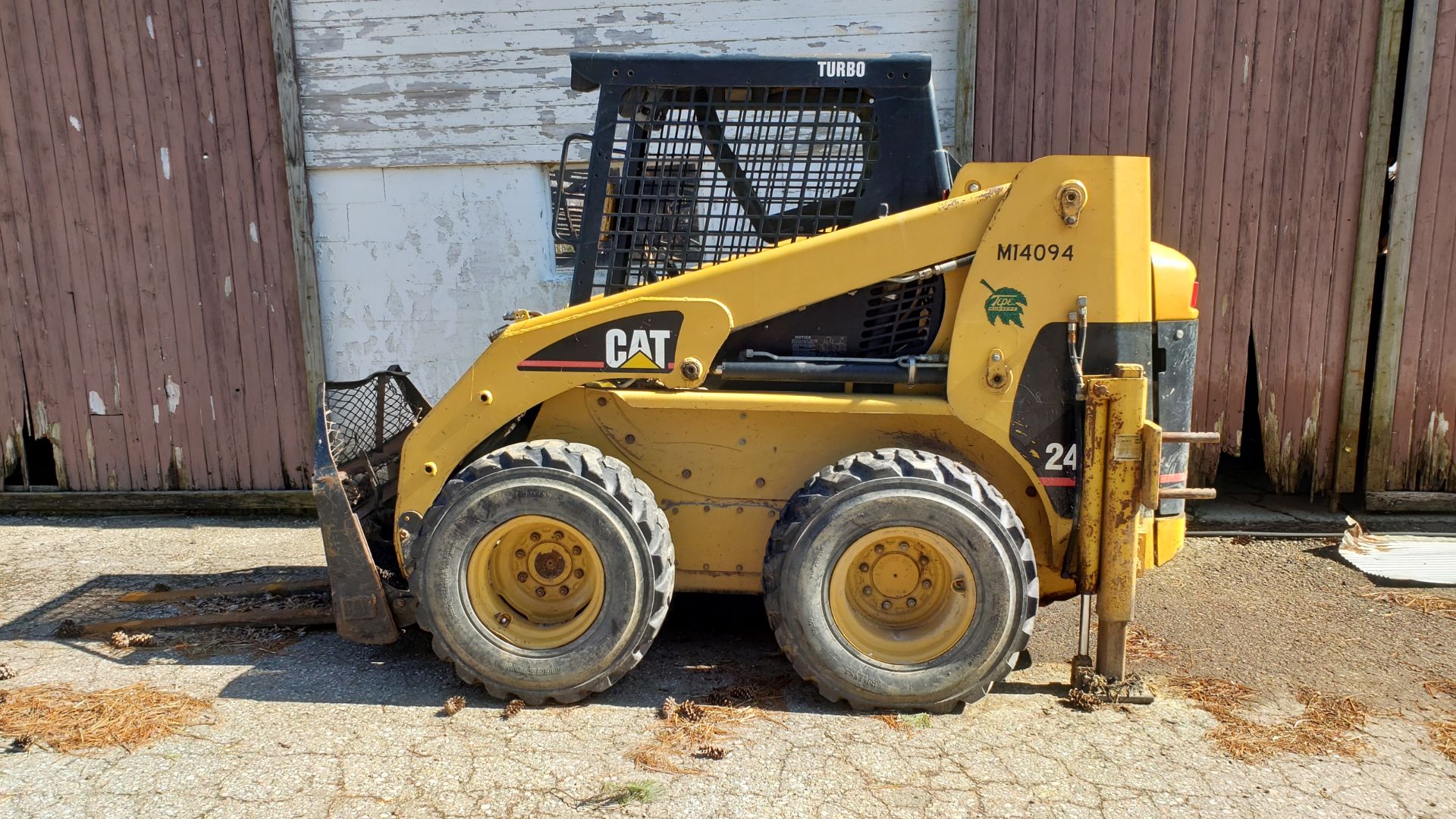 2000 Caterpillar 246 Skid Steer w/ Stabilizers, Fork Attachment, Unknown Hours, Needs Repair, s/n - Image 3 of 4