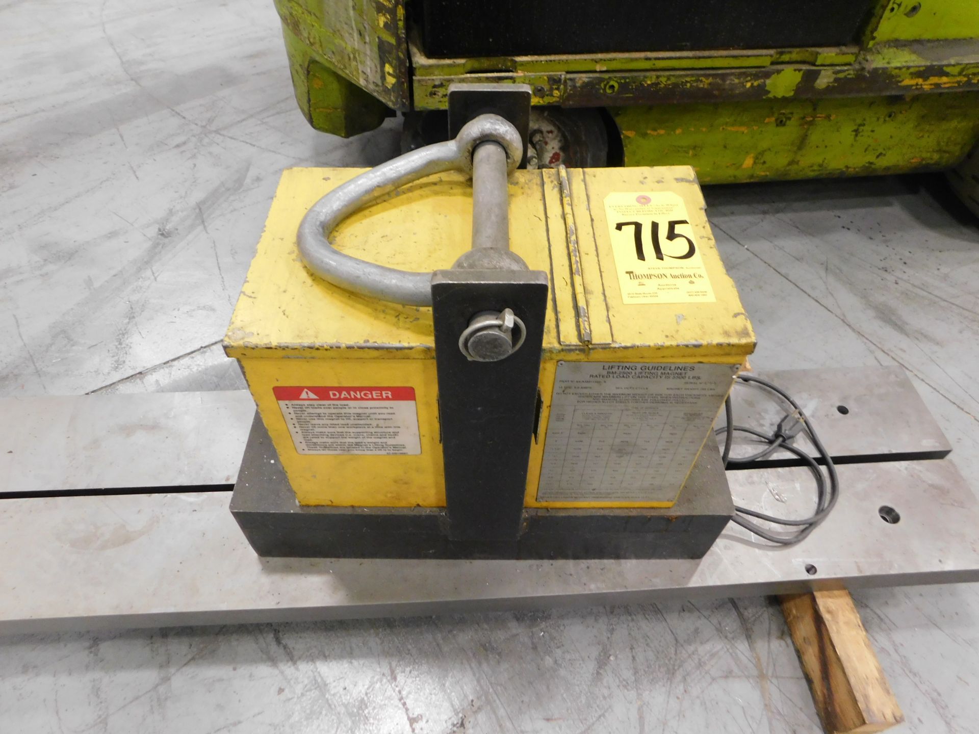 Walmag Model BM-2500 Battery Powered Lifting Magnet, 5,500 Lb. Cap., Built in Charger