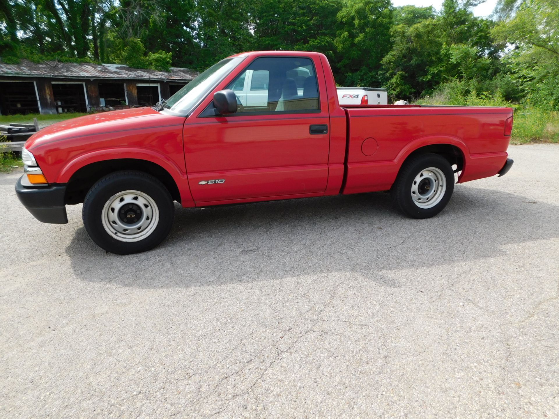 2002 Chevrolet S10 Pick-up Truck, 6 ft. Bed, Auto Transmission, 2.2 litre engine, AM,FM,AC, 75,477 - Image 5 of 20