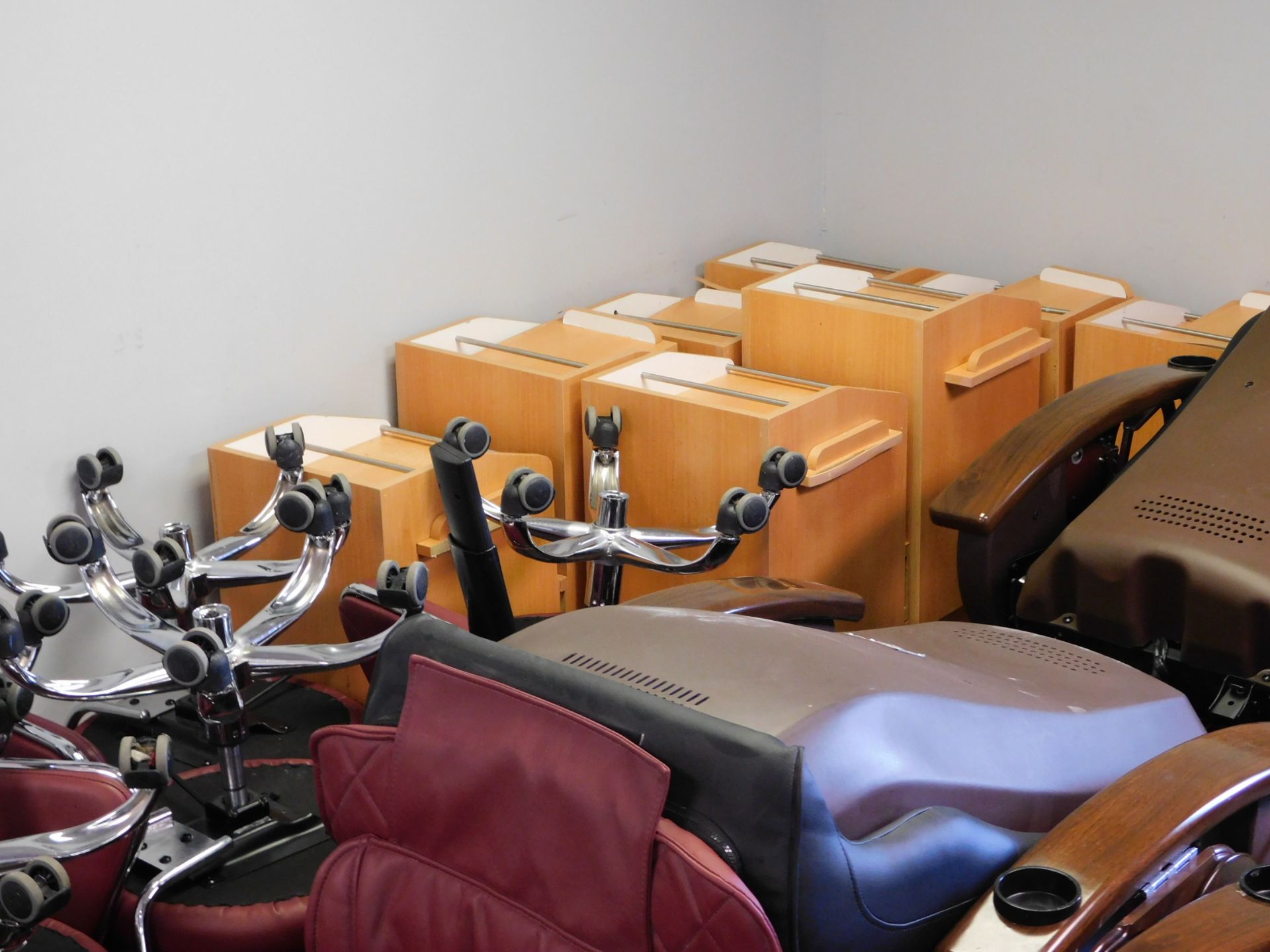 (16)  Gulfstream model 9620-1 Massage Chairs , (16) Stools , (6) counter units - Image 5 of 11