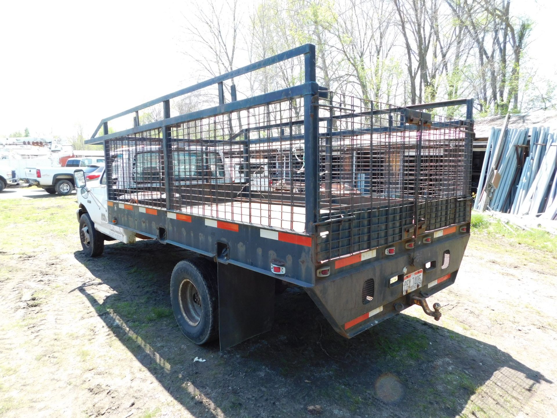 1992 Ford F Super Duty Single Axle Flat Bed Truck, VIN 2FDLF47G3NCA50716, Regular Cab, Manual - Image 7 of 29