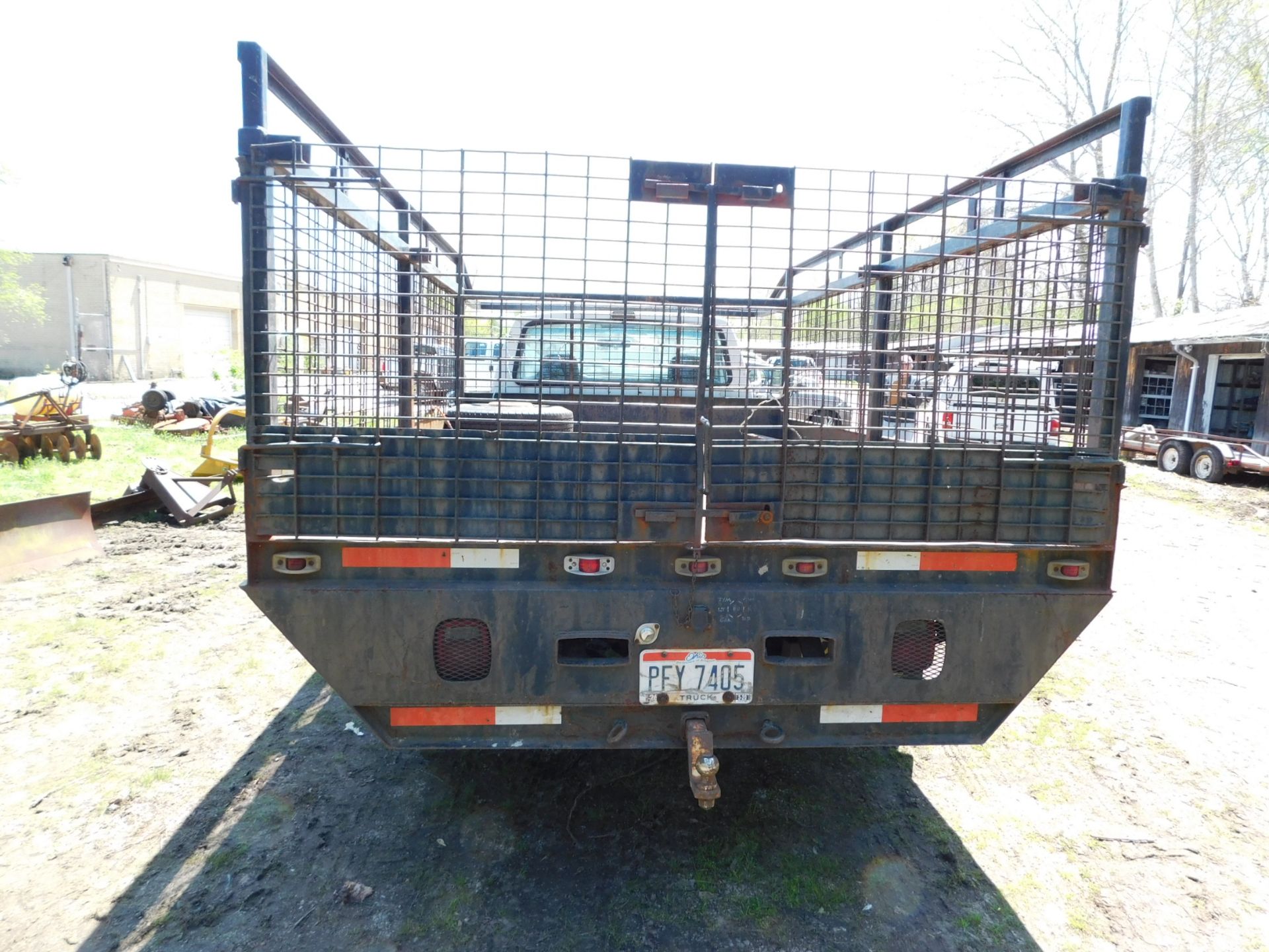 1992 Ford F Super Duty Single Axle Flat Bed Truck, VIN 2FDLF47G3NCA50716, Regular Cab, Manual - Image 6 of 29