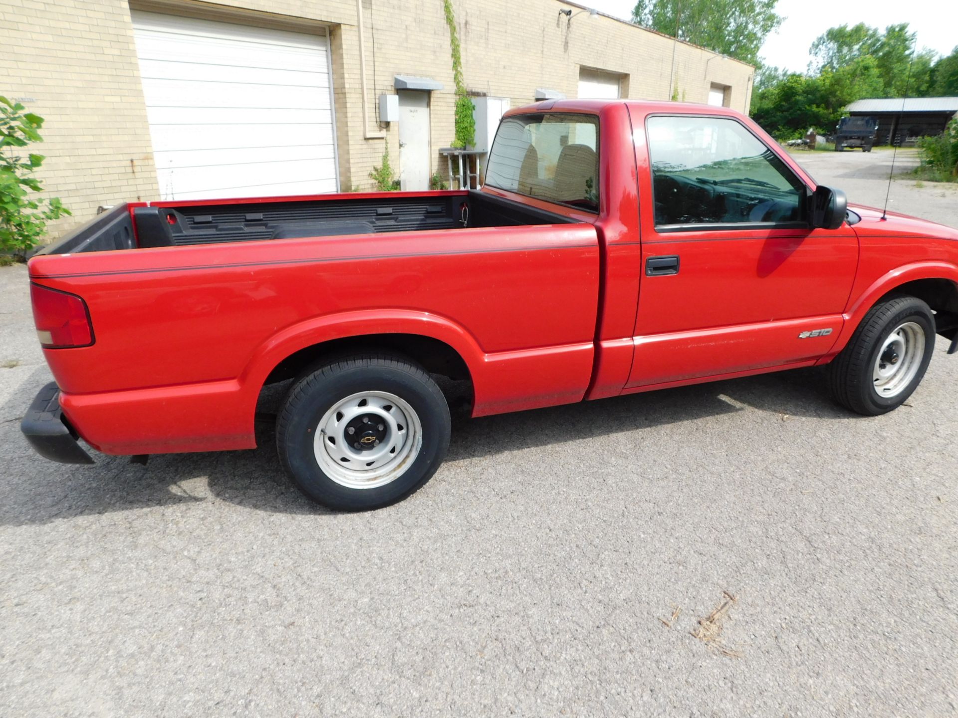 2002 Chevrolet S10 Pick-up Truck, 6 ft. Bed, Auto Transmission, 2.2 litre engine, AM,FM,AC, 75,477 - Image 2 of 20