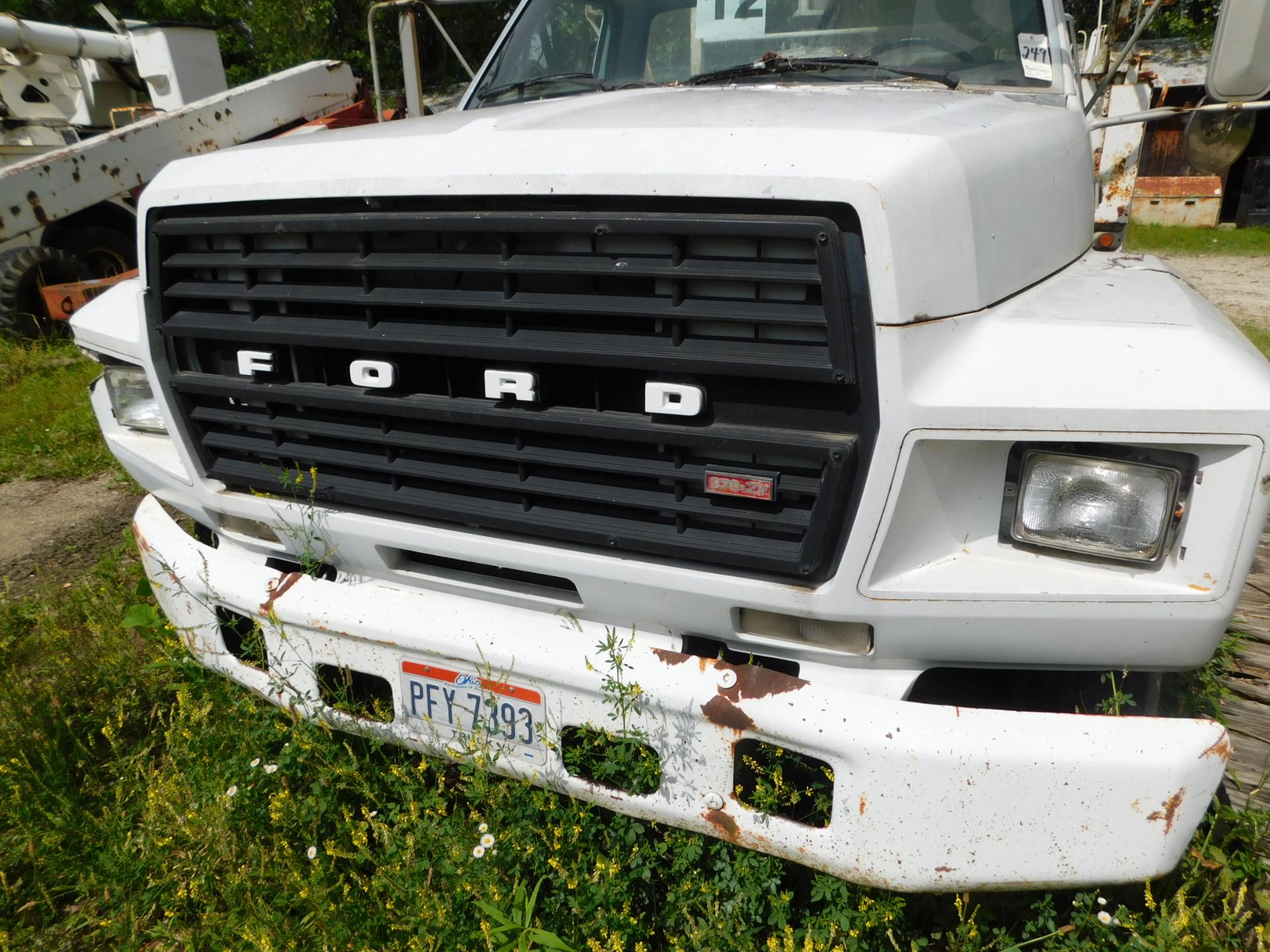 1985 Ford F700 Single Axle Auger/Pole Truck, VIN 1FDPF70H9FVA07189, Gas, 5-Speed Manual - Image 3 of 30