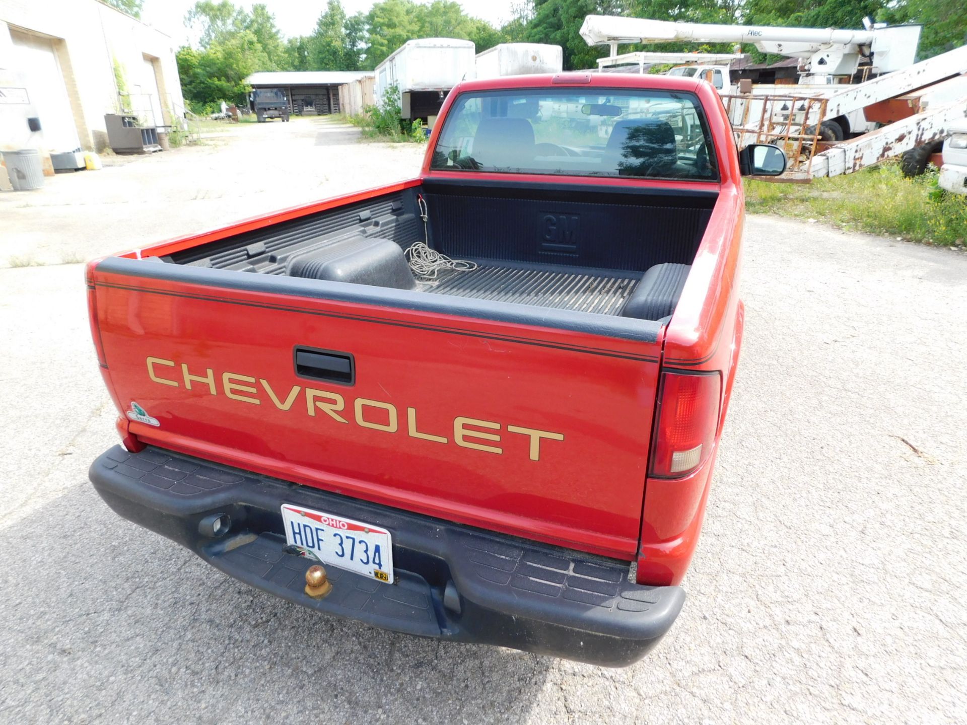 2002 Chevrolet S10 Pick-up Truck, 6 ft. Bed, Auto Transmission, 2.2 litre engine, AM,FM,AC, 75,477 - Image 3 of 20