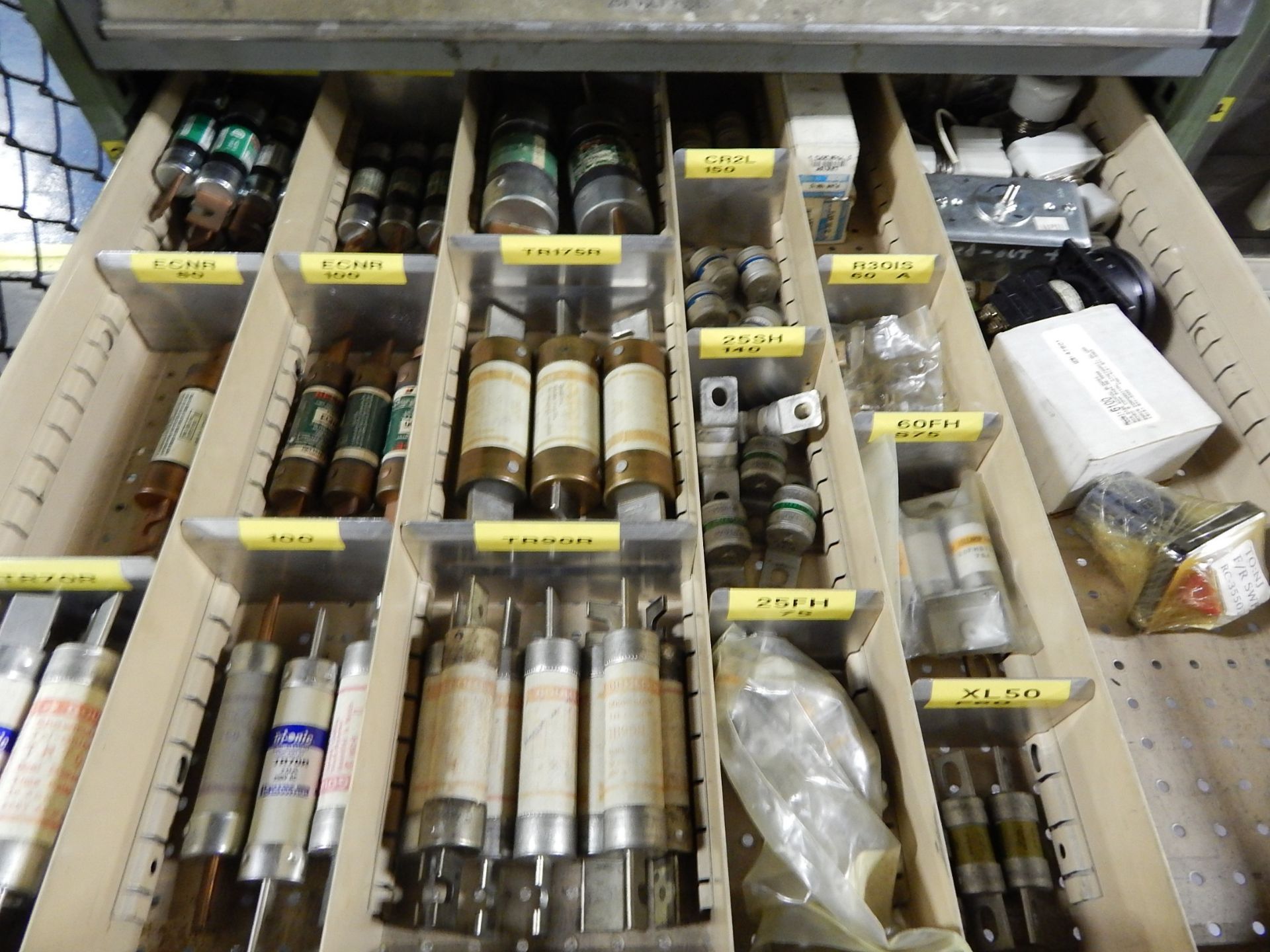 Bott/Kennedy Tool Cabinet, 10 Drawer, Plus Contents of Electrical Items and Fuses - Image 4 of 8