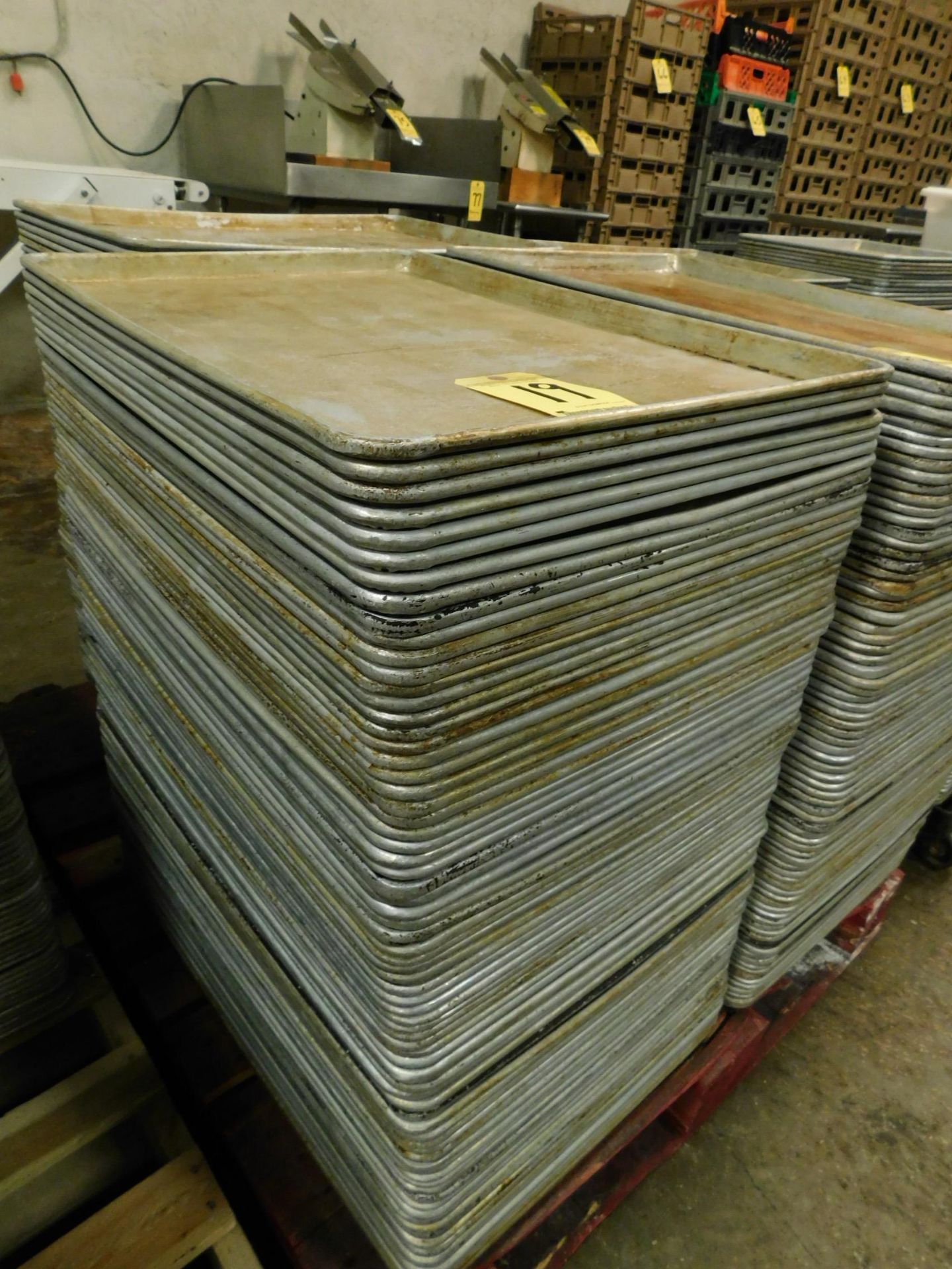 Aluminum Trays (Approx. 75)