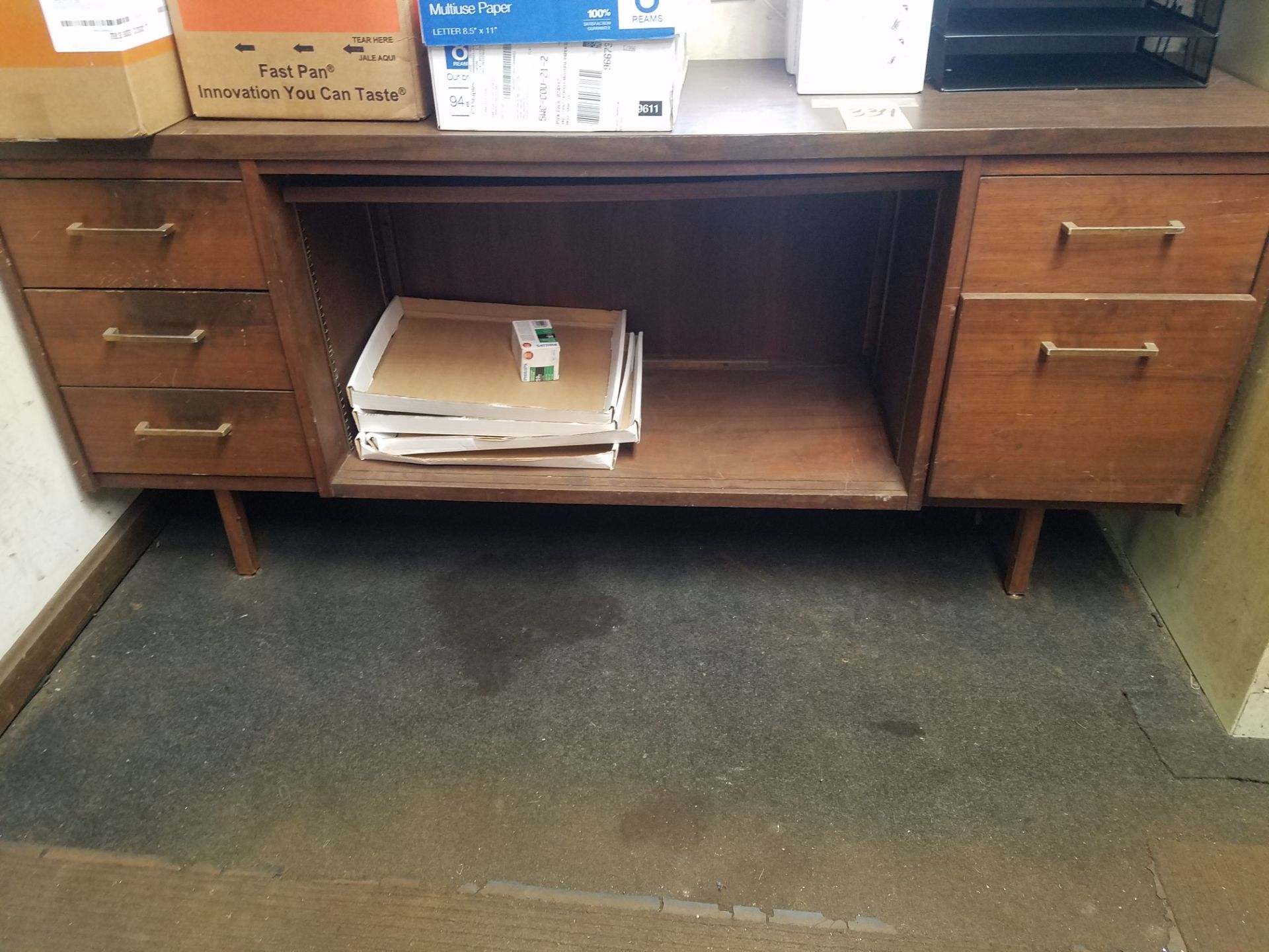 (3) 4-drawer and (1) 2-drawer file cabinets, fax machine, metal desk, and wood credenza. - Image 2 of 4