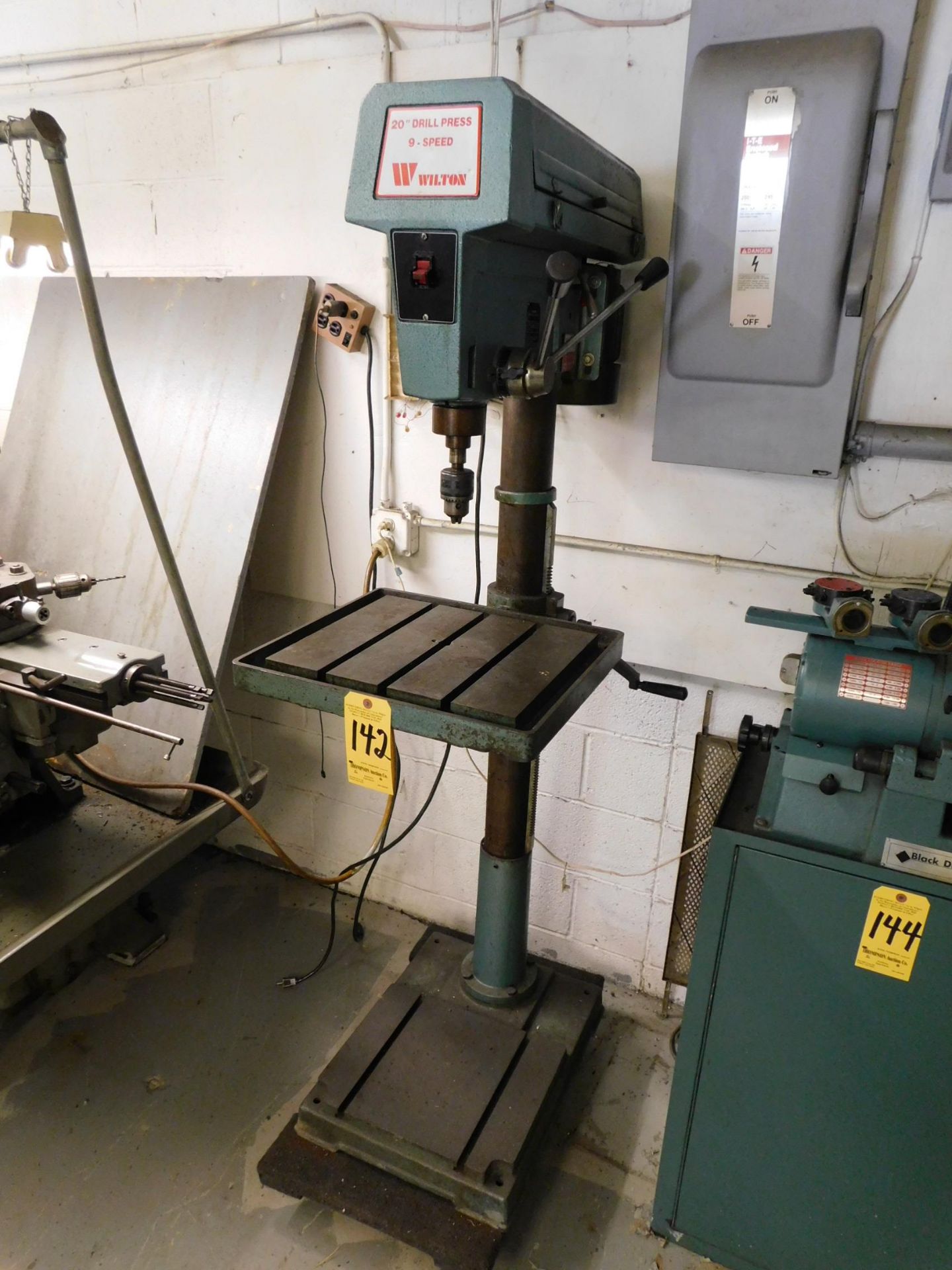 Wilton Model 2400, 20" Floor Model Drill Press, s/n 10246, Step Pulley, Production Table, 110/1/60 - Image 2 of 4