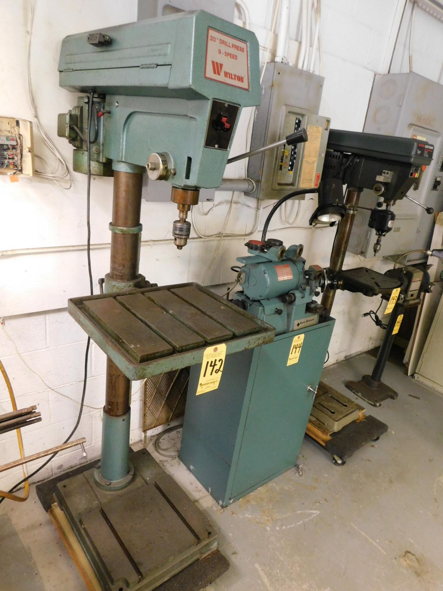 Wilton Model 2400, 20" Floor Model Drill Press, s/n 10246, Step Pulley, Production Table, 110/1/60 - Image 3 of 4