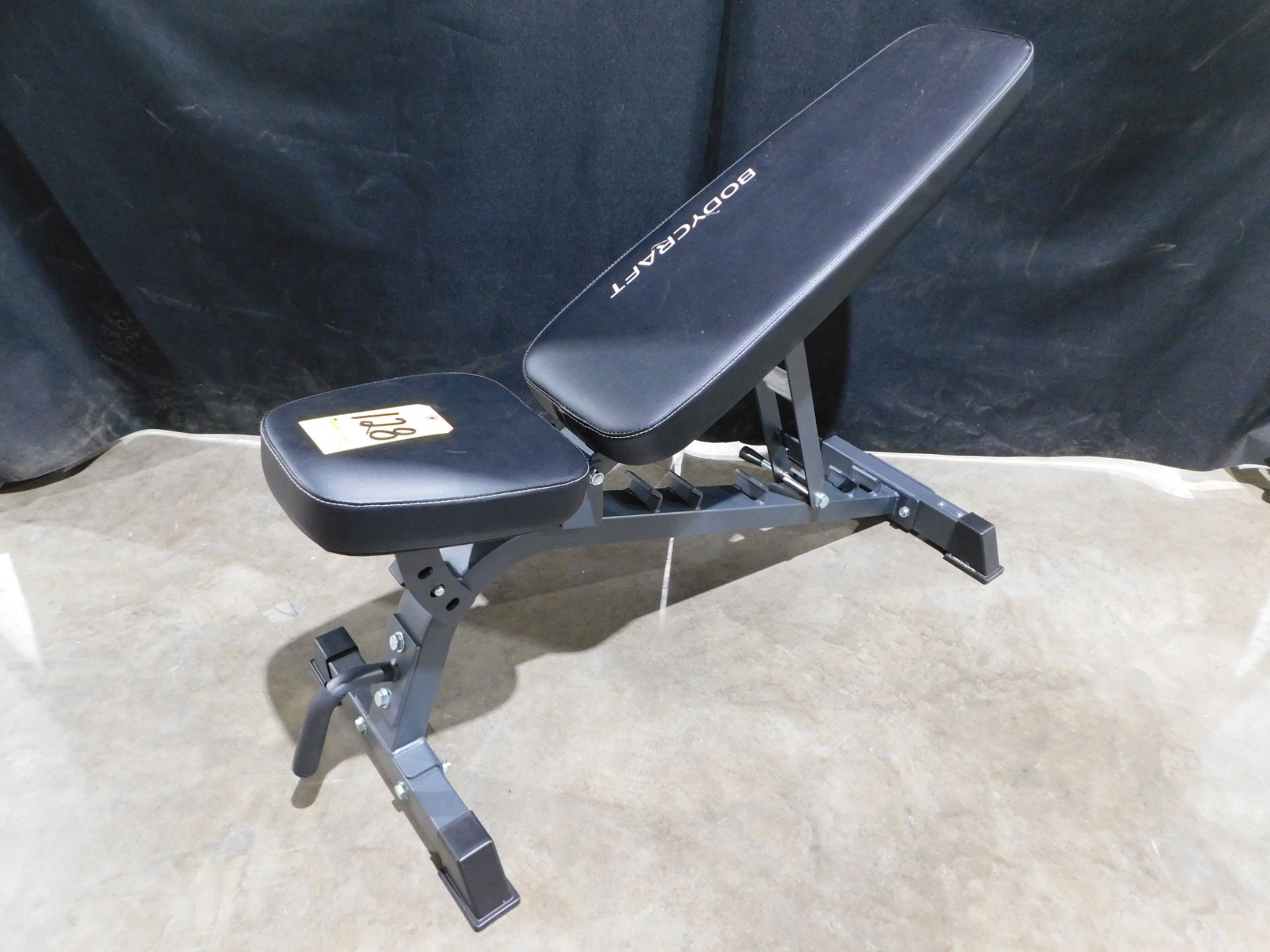 Bodycraft F605 Flat/Incline/Decline Utility Bench