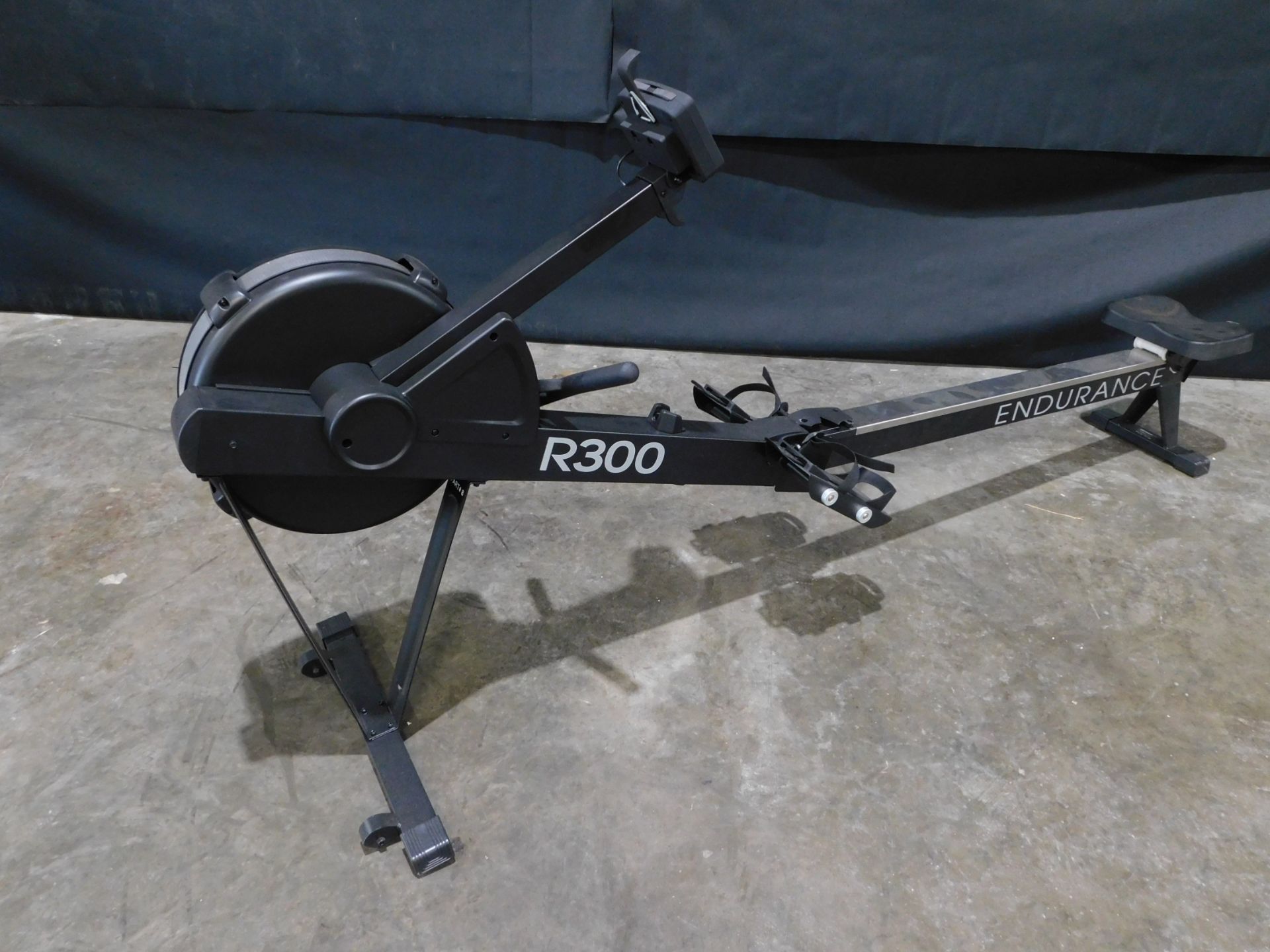 Body Solid Endurance R300 Rowing Machine-Demonstrator Model, NOTE: Broken Plastic Piece on Seat