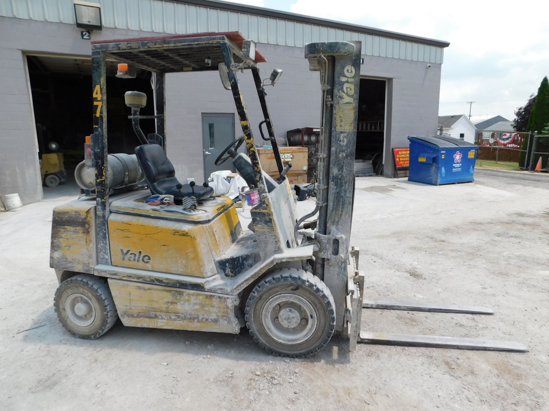 Yale Model GLP050RGEUAF086 Forklift, SN A875B28714B, 4,950 lb. Cap., LP, Solid Pneumatic Tires, 2- - Image 3 of 18