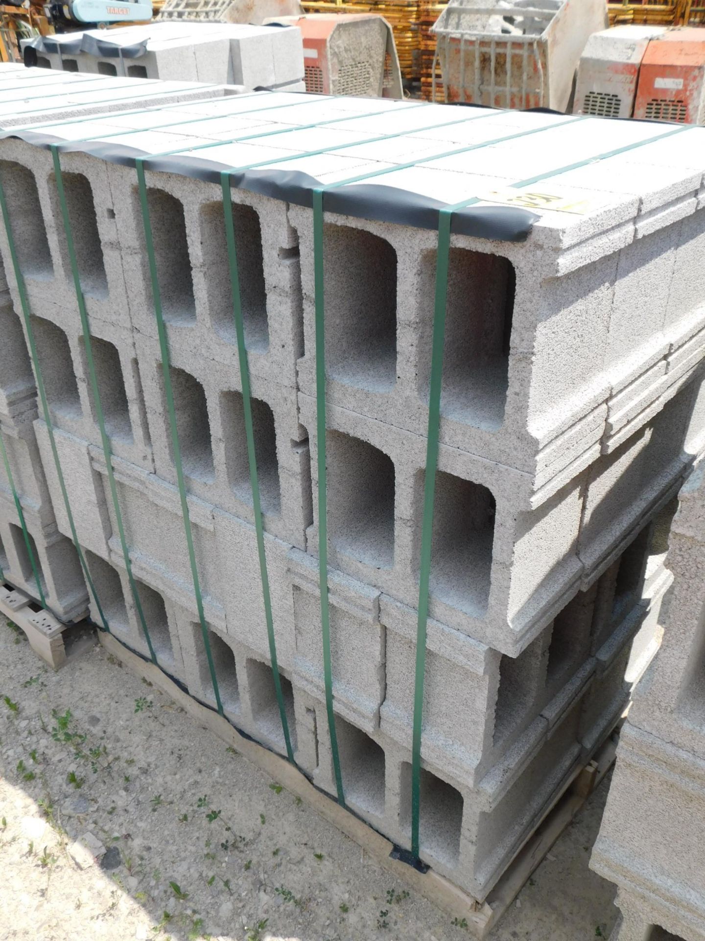 (1) Skid Lot of Concrete Blocks