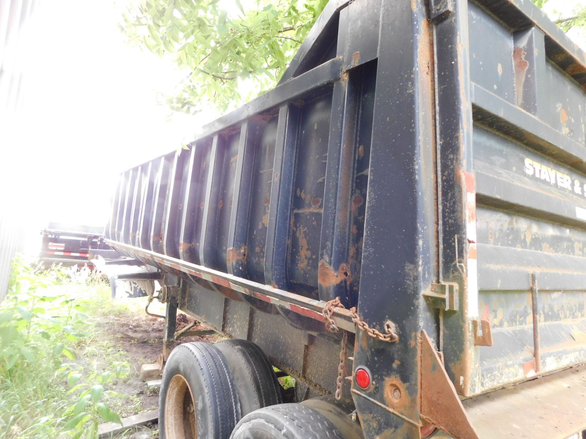 Fruehauf Tandem Axle Semi-Dump Trailer, VIN N/A, 20' Dump Bed ( NO TITLE ) - Image 6 of 17