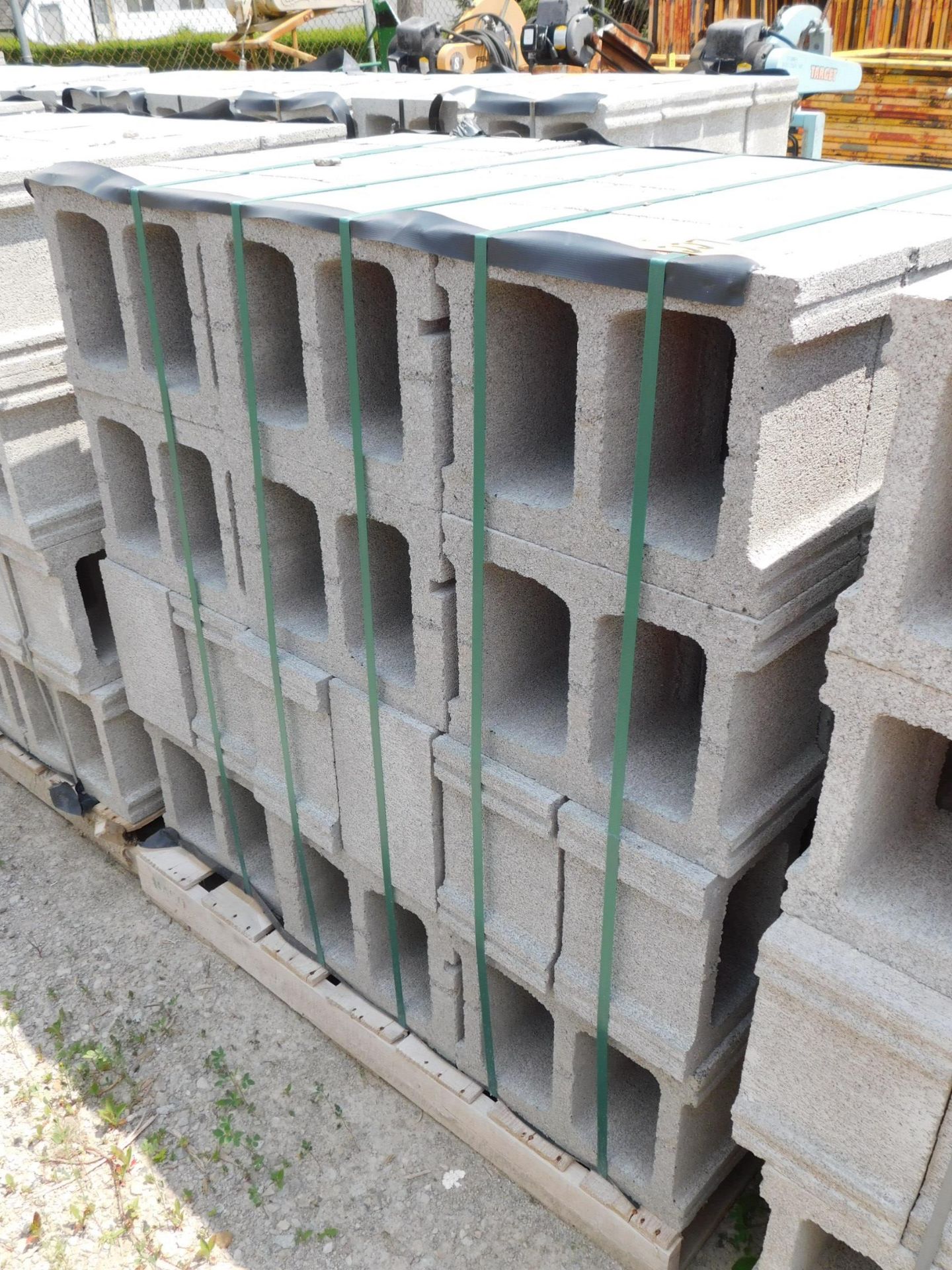 (1) Skid Lot of Concrete Blocks