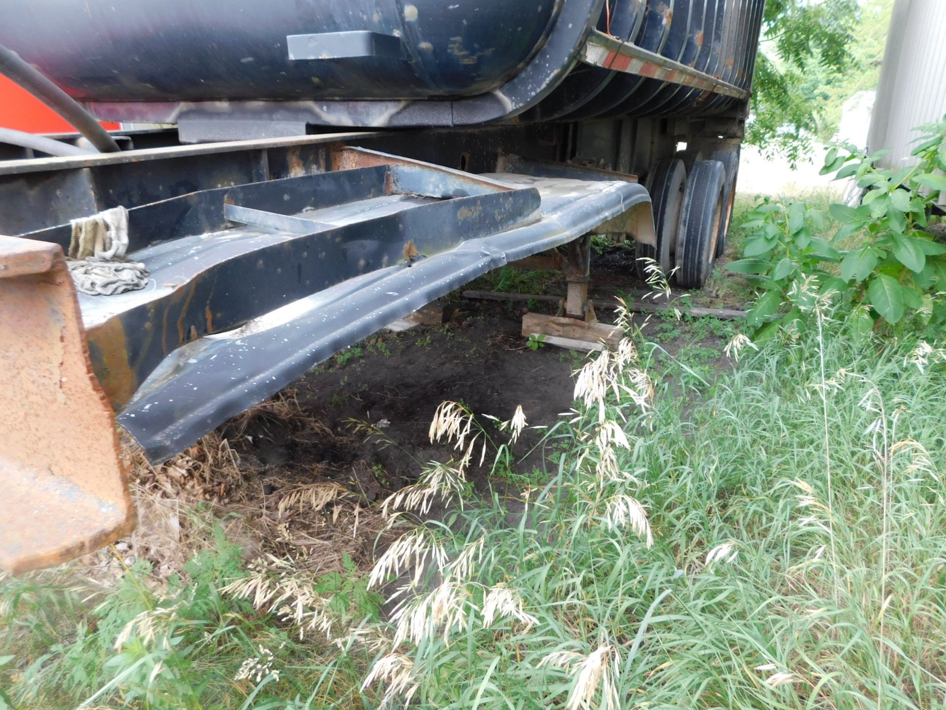 Fruehauf Tandem Axle Semi-Dump Trailer, VIN N/A, 20' Dump Bed ( NO TITLE ) - Image 9 of 17